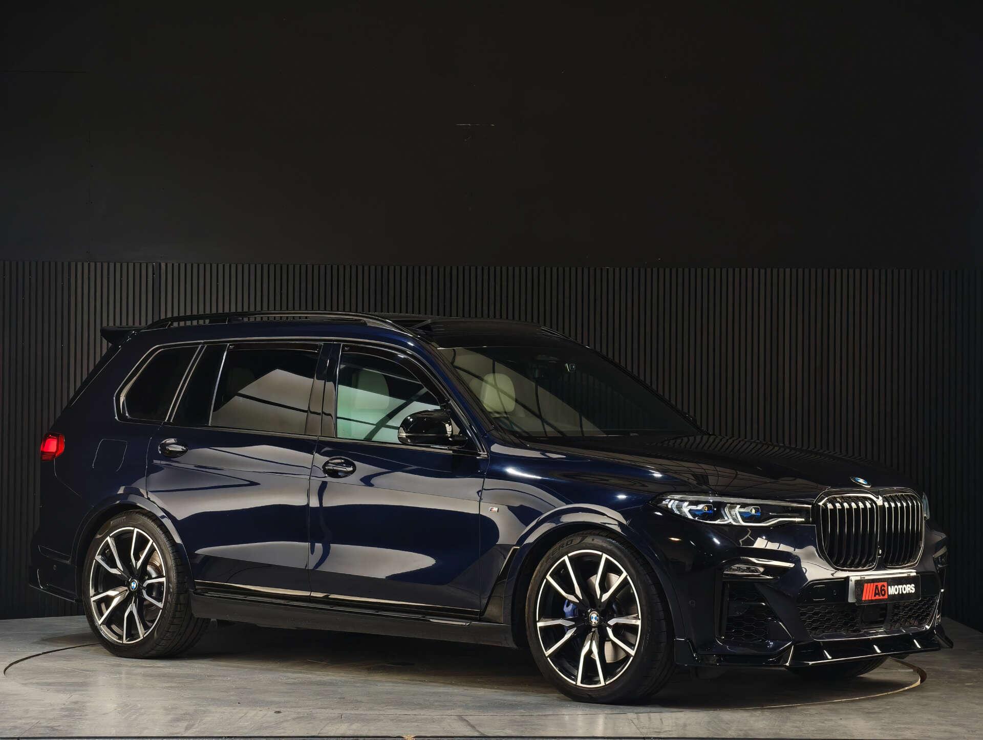 BMW X7 view 9