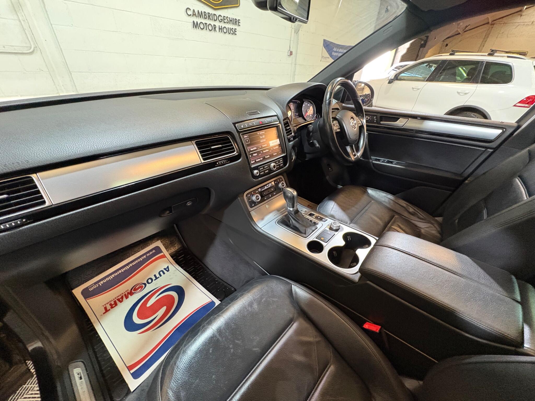 Volkswagen Touareg view 83
