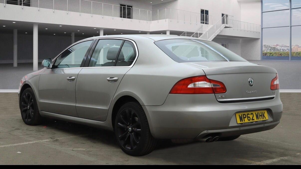 Skoda Superb view 6