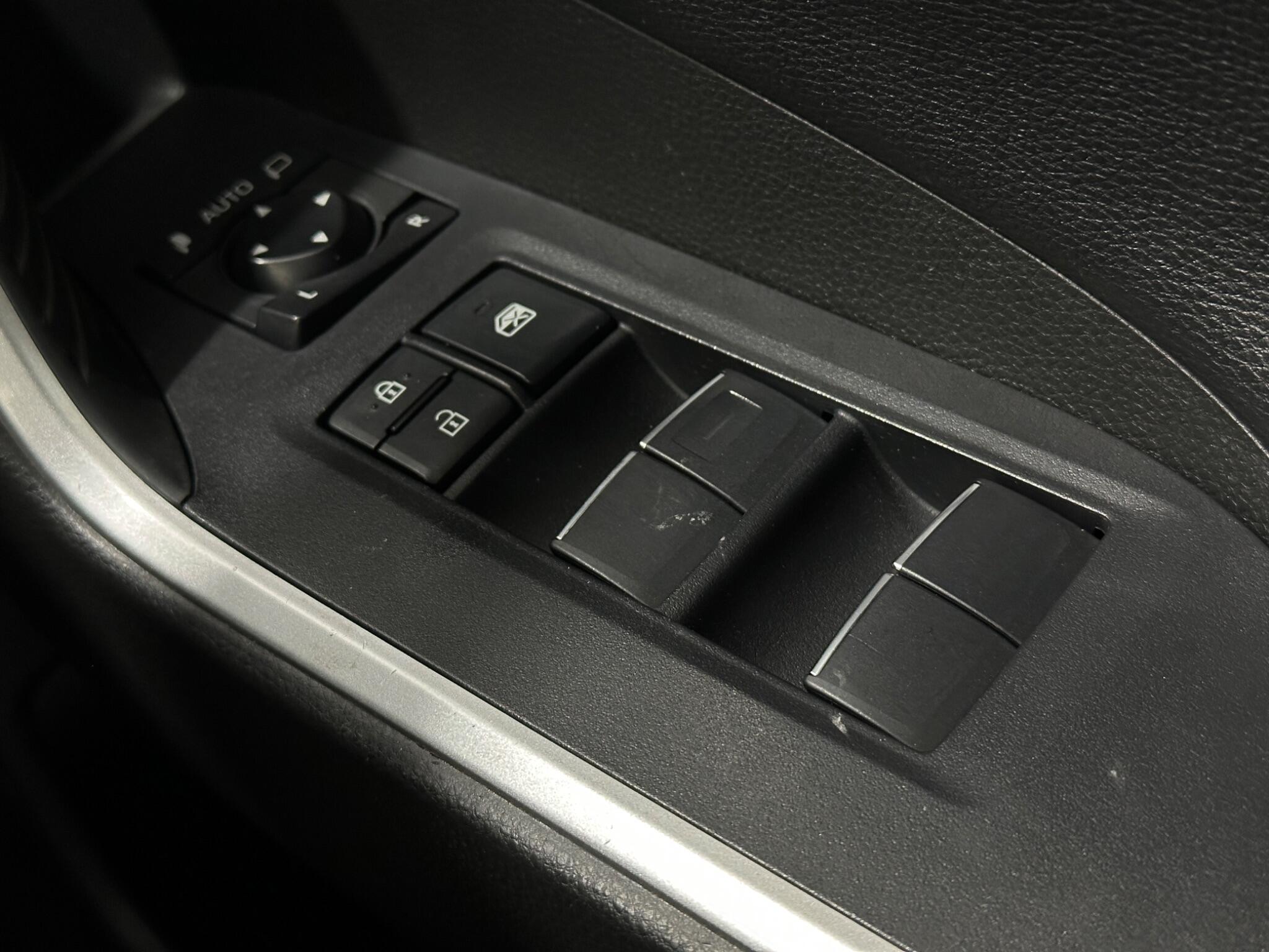 Toyota Rav4 view 18