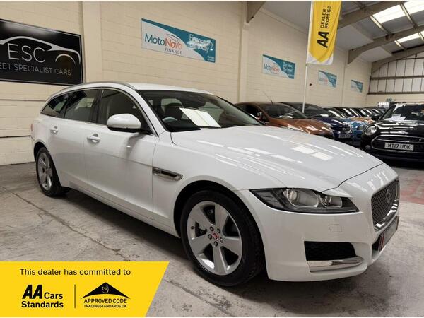White 2018 Jaguar XF Estate Rear-wheel drive Automatic