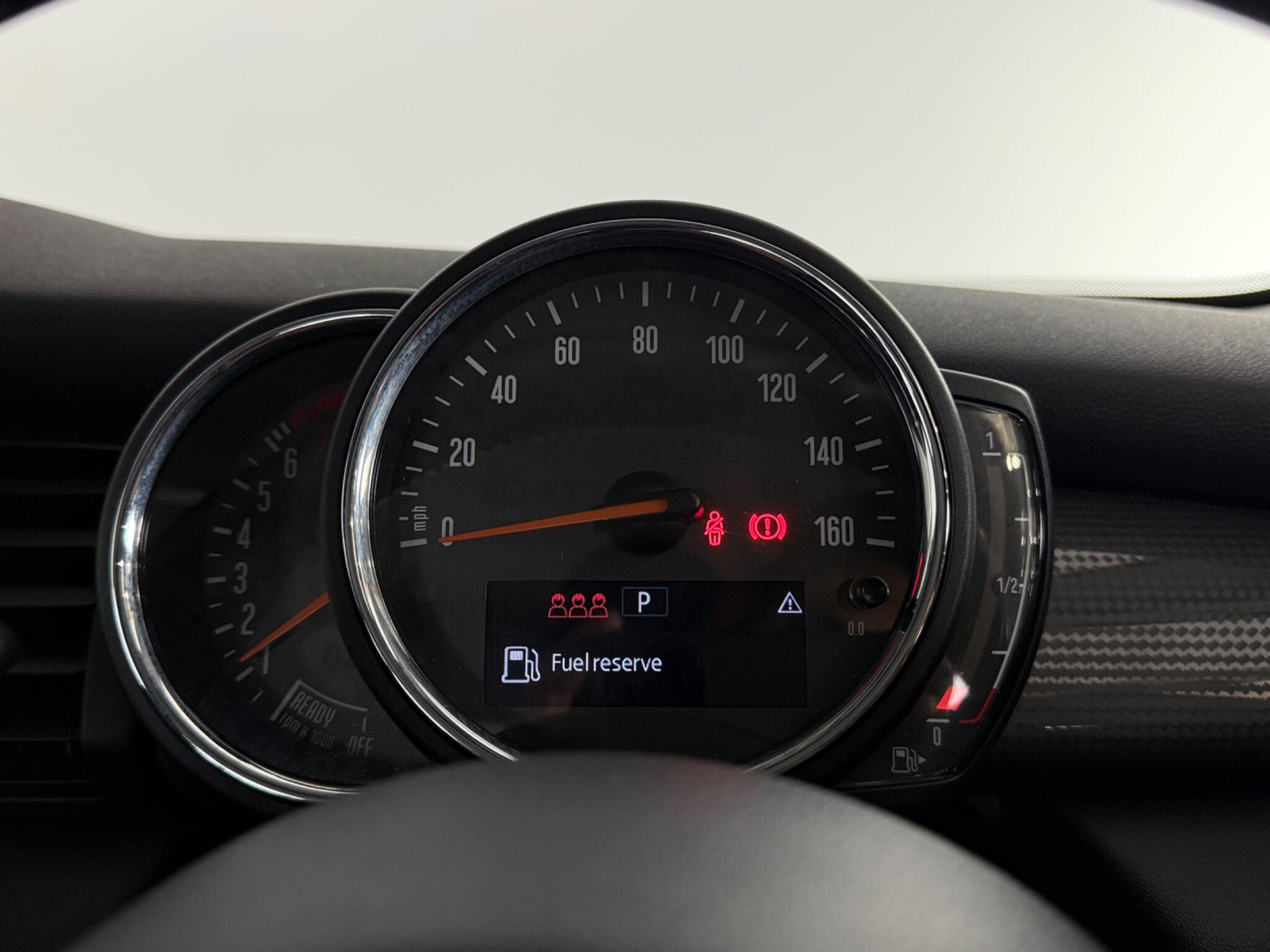 Mini Hatch view 13