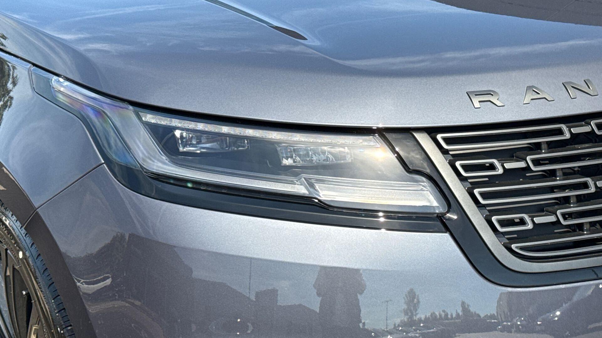 Land Rover Range Rover Velar view 18