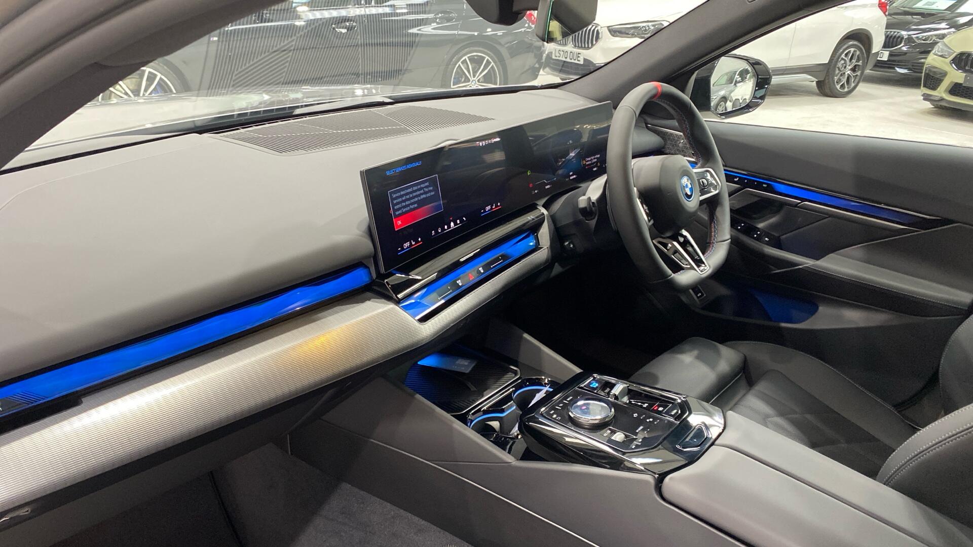 BMW i5 view 7