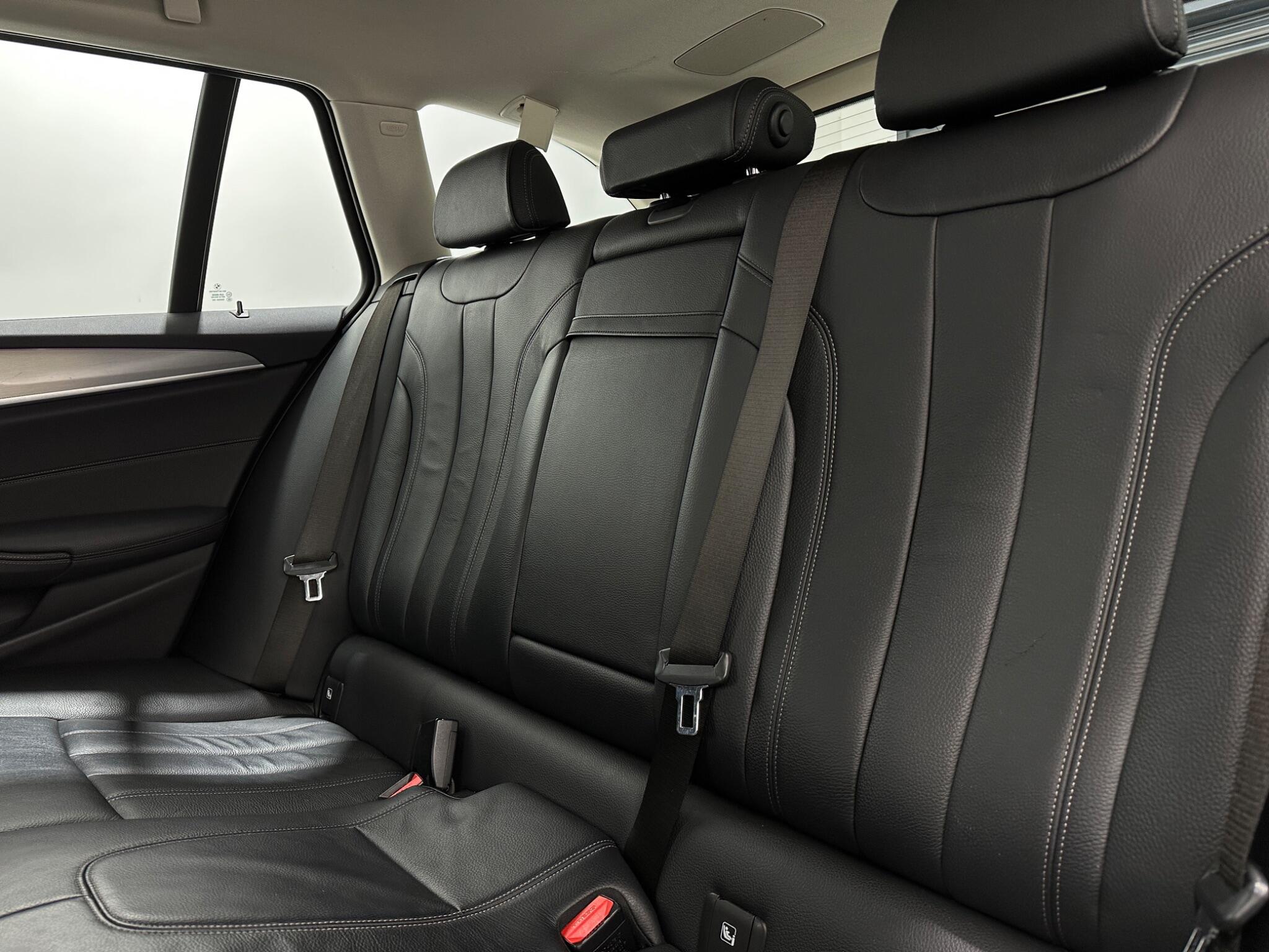 BMW 5 Series view 40