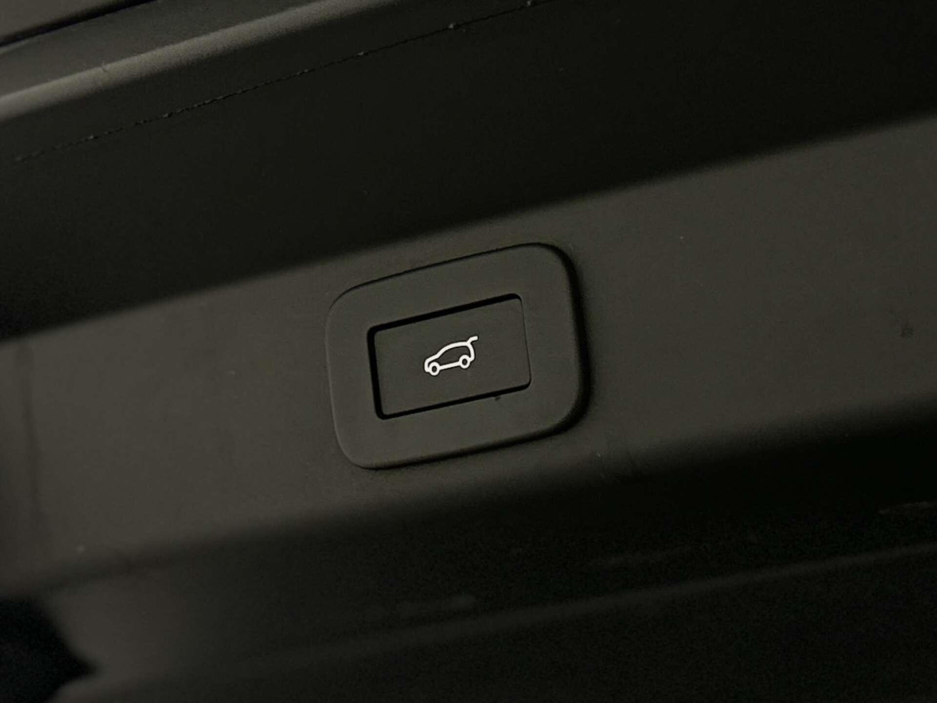 Land Rover Range Rover Sport view 28