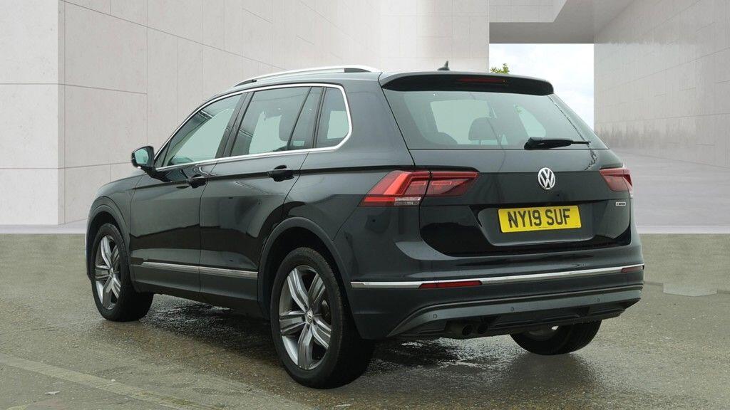 Volkswagen Tiguan view 6