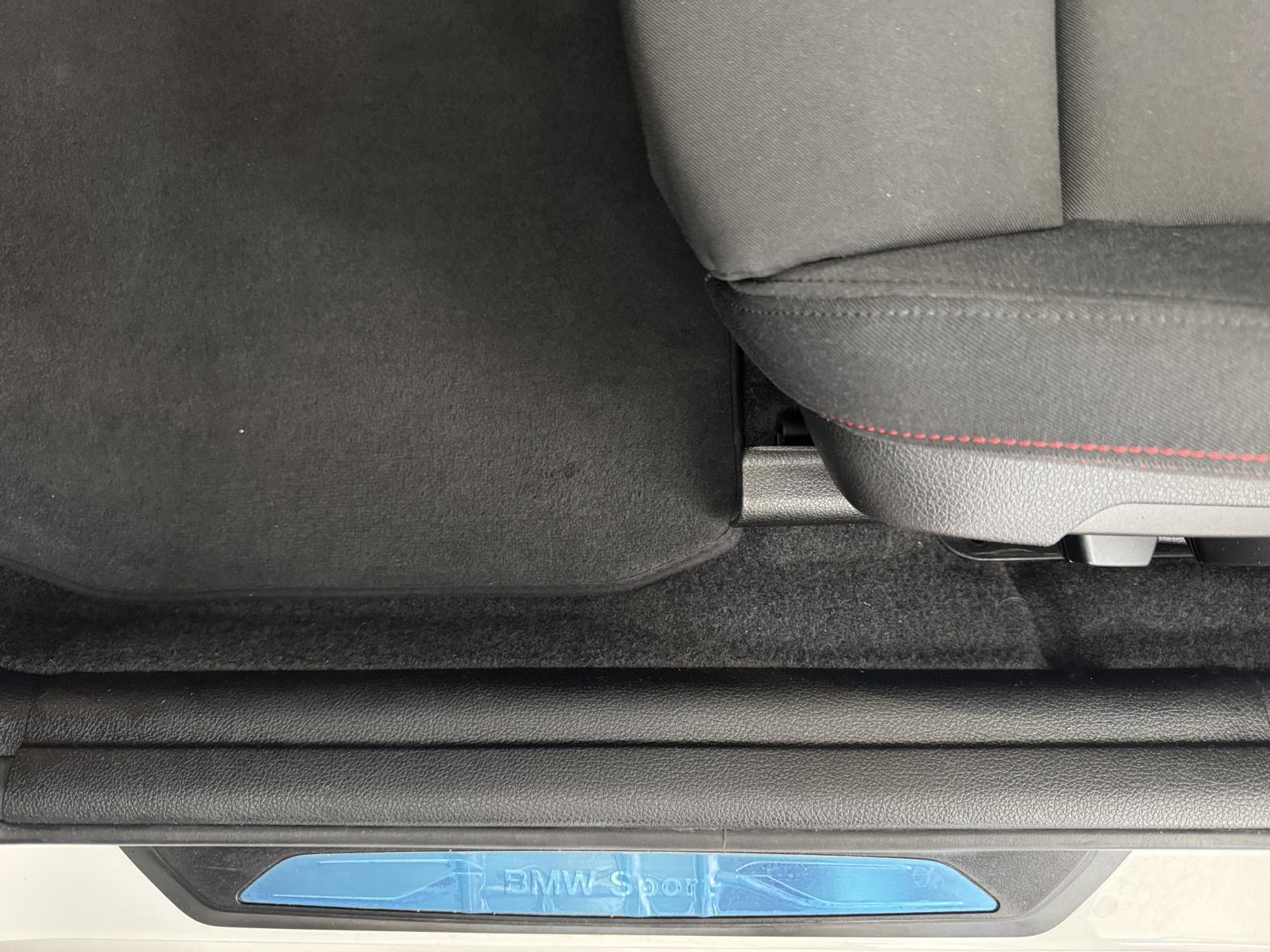 BMW 1 Series view 65