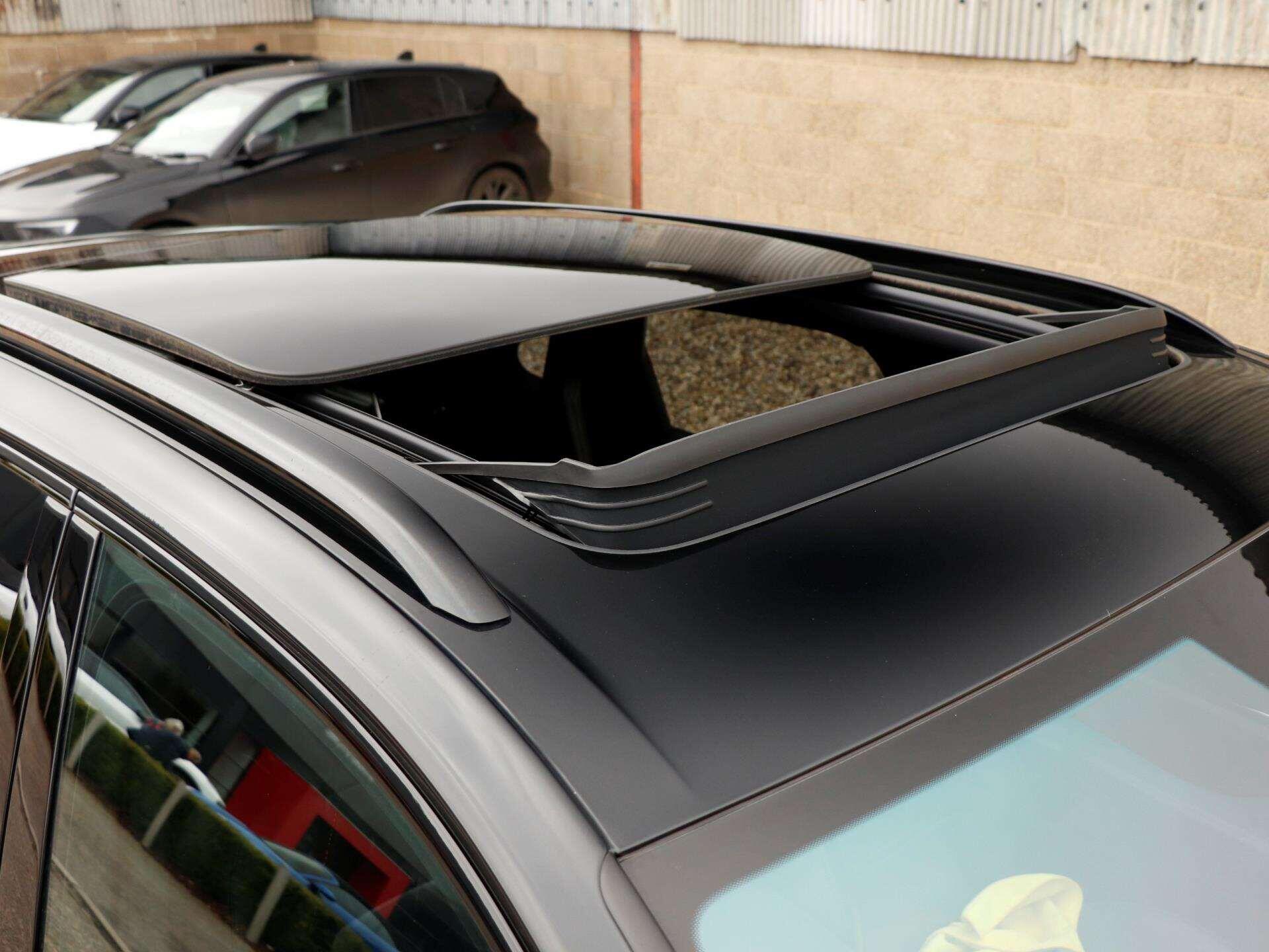 Porsche Cayenne view 35