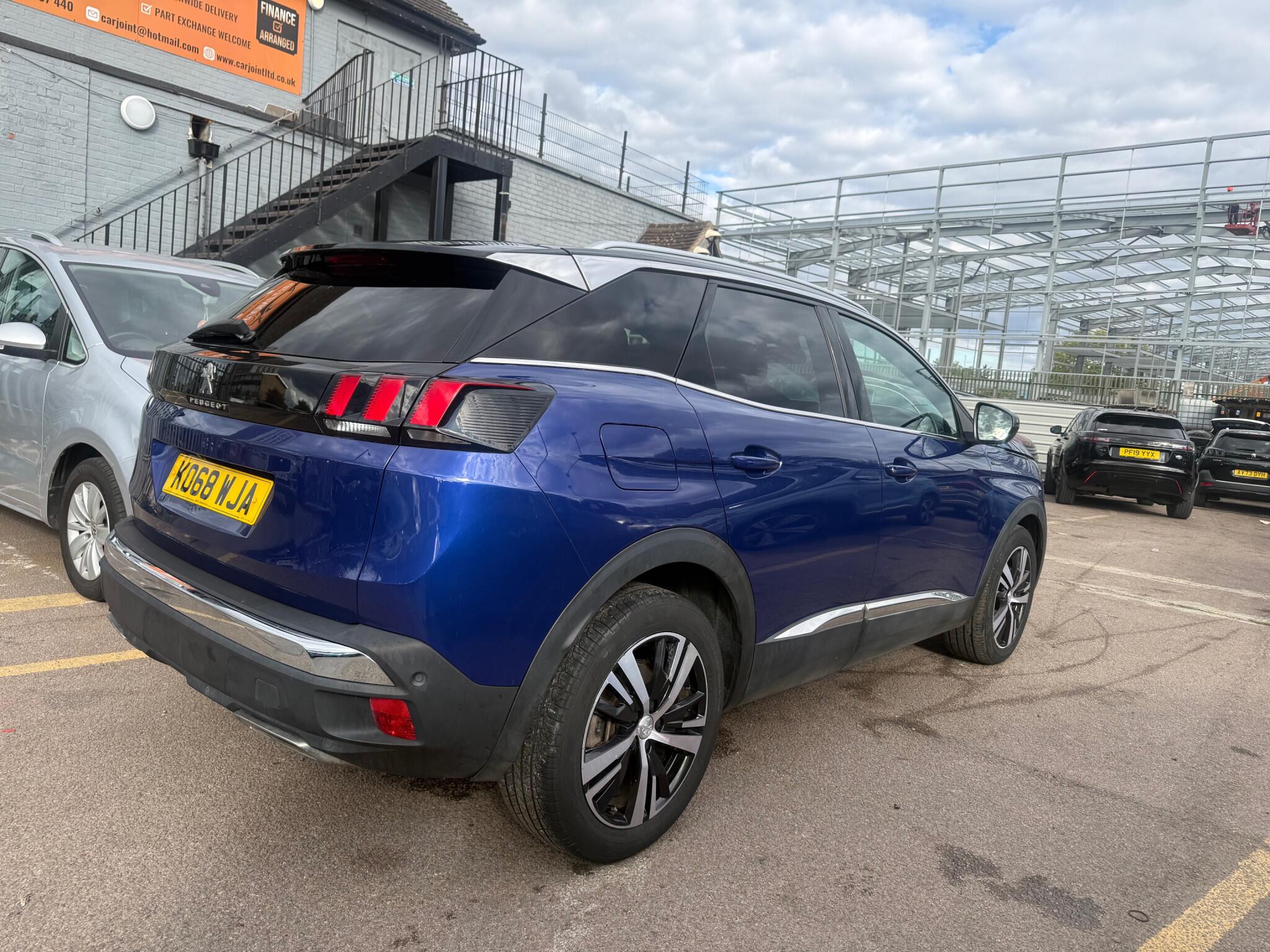 Peugeot 3008 view 4