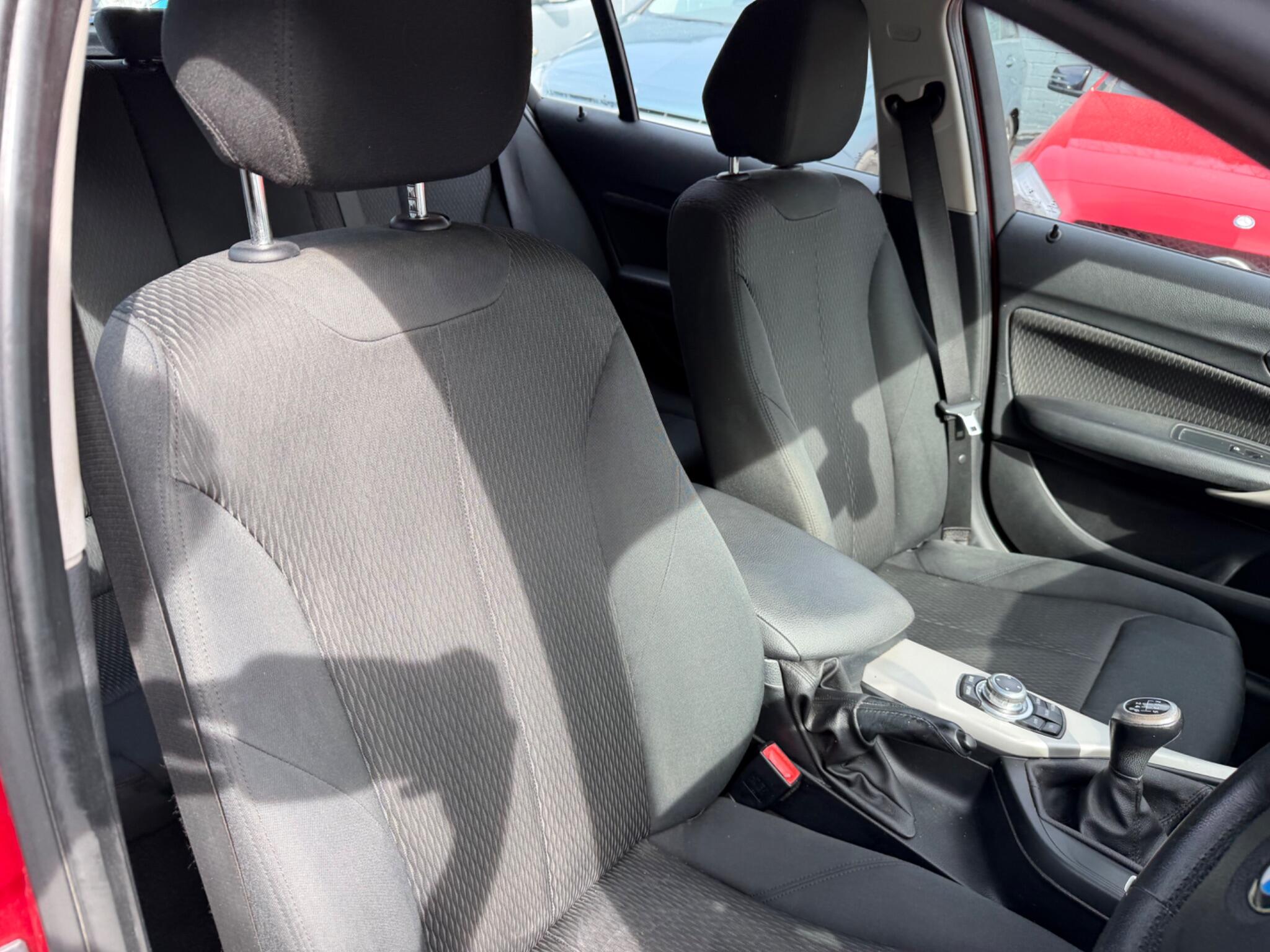 BMW 1 Series view 24