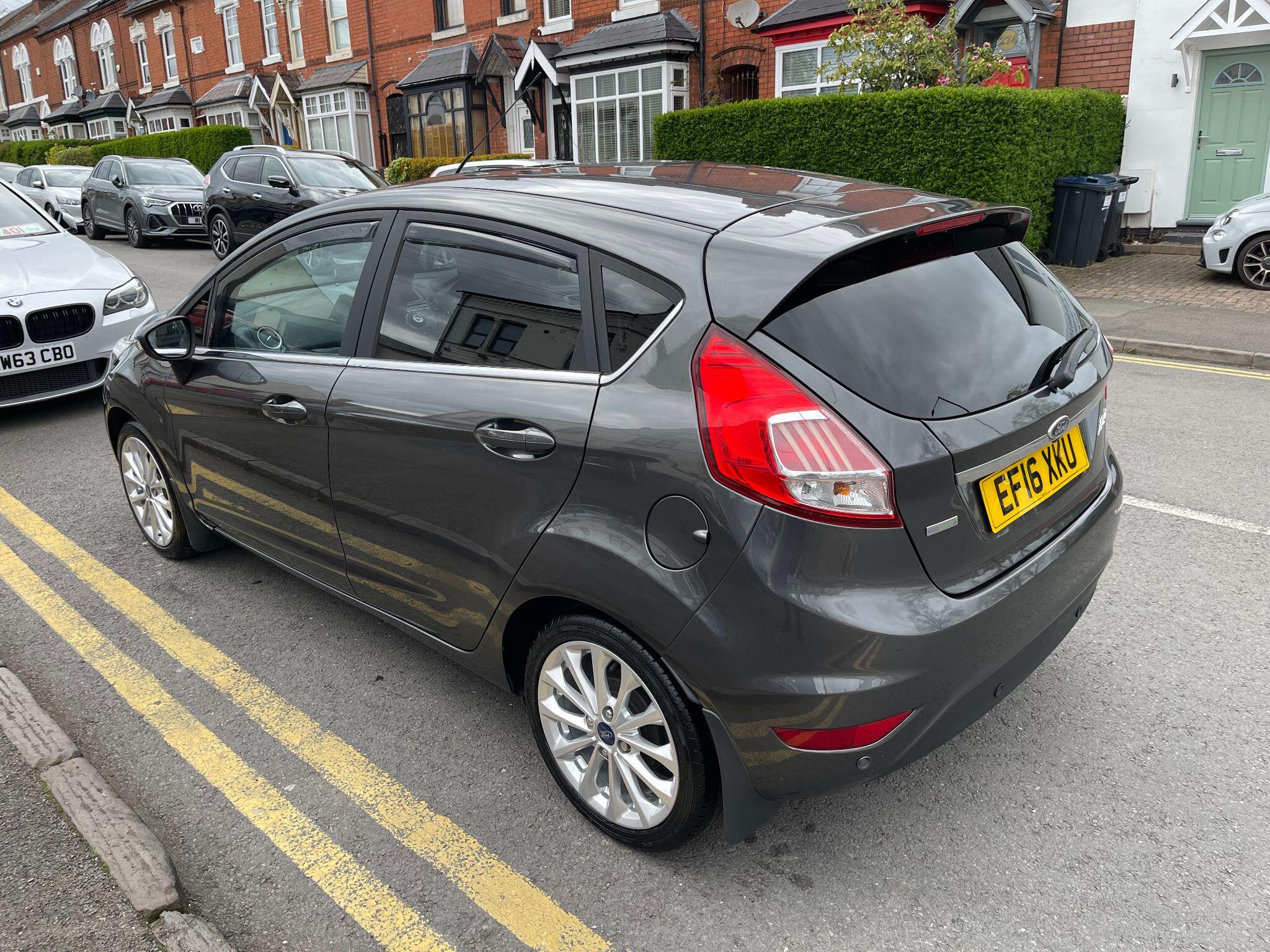 Ford Fiesta view 13