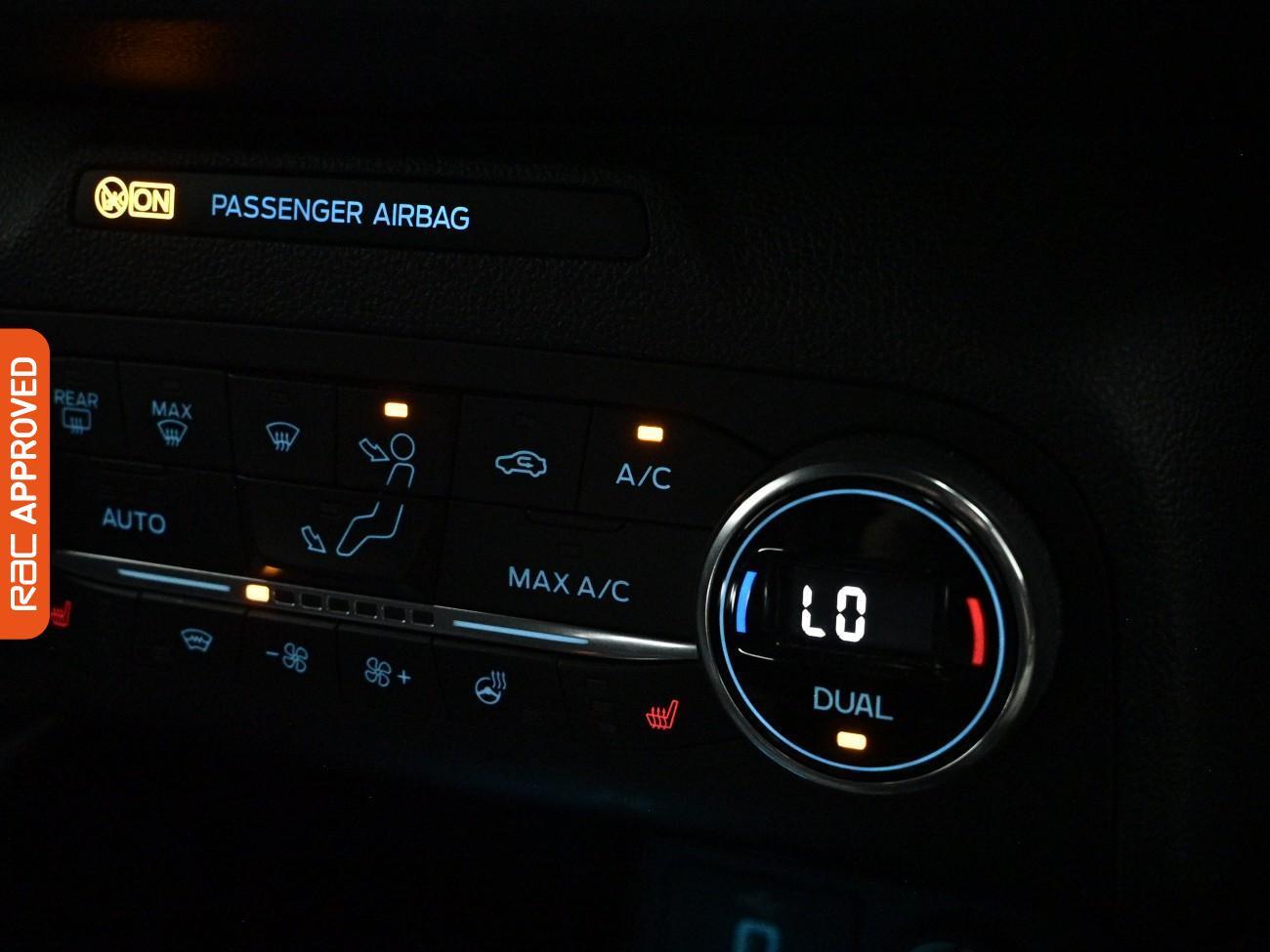 Ford Focus view 17