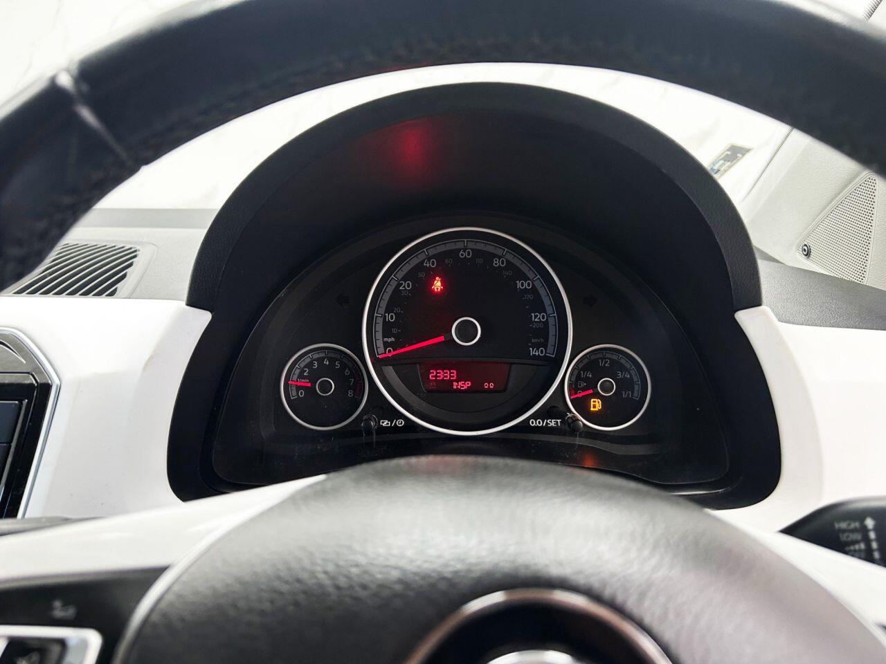 Volkswagen Up! view 18