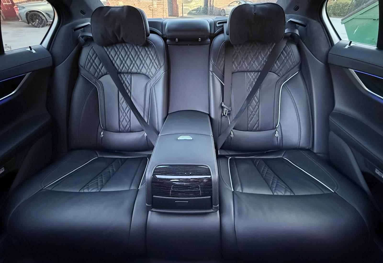 BMW 7 Series view 16