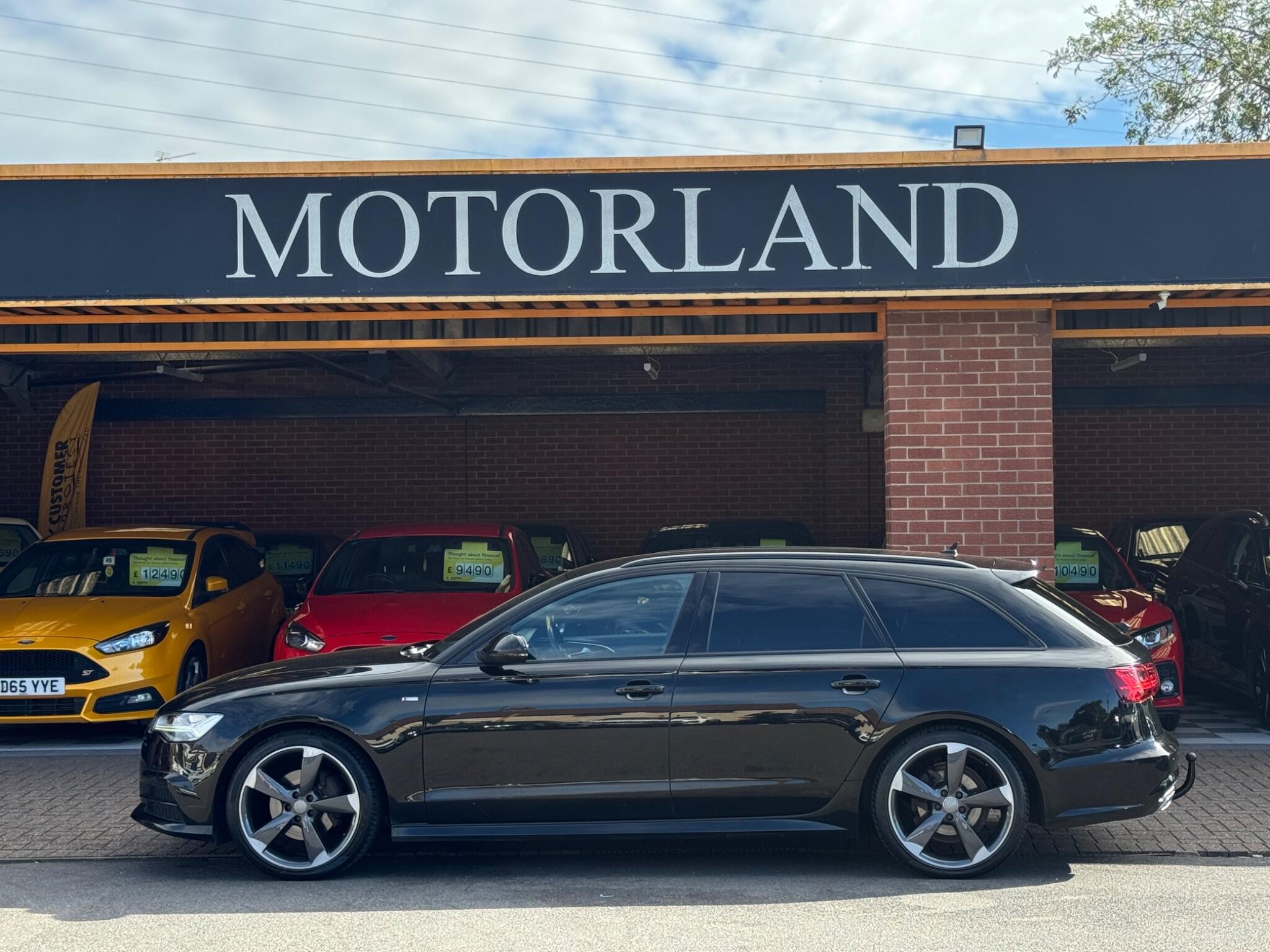 Audi A6 Avant view 6