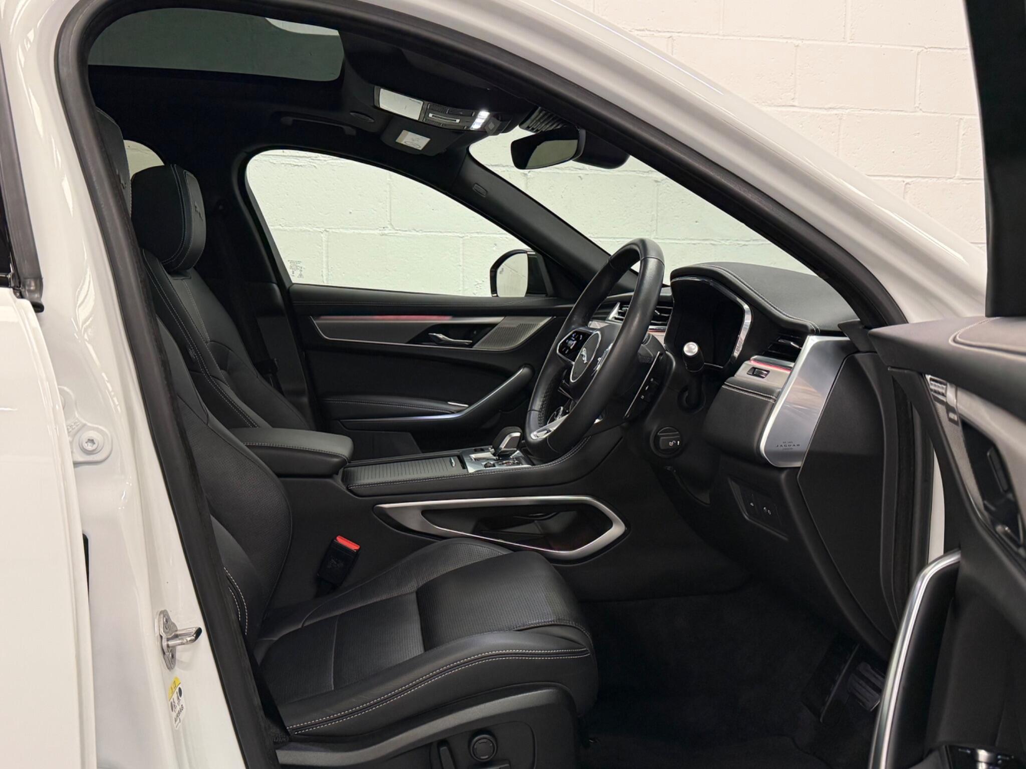 Jaguar F-Pace view 10