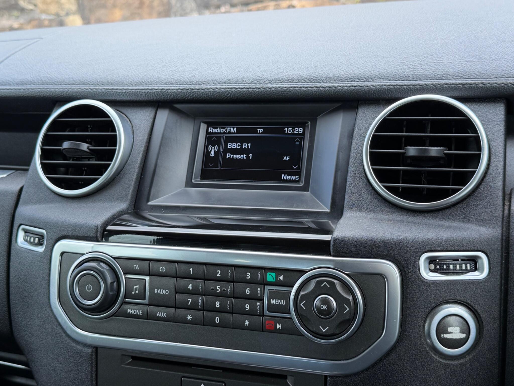 Land Rover Discovery view 31
