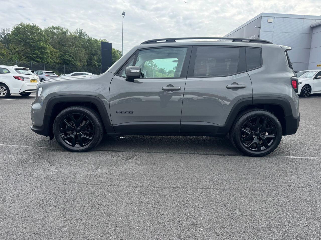 Jeep Renegade view 2