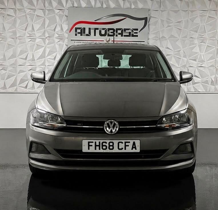 Volkswagen Polo view 2