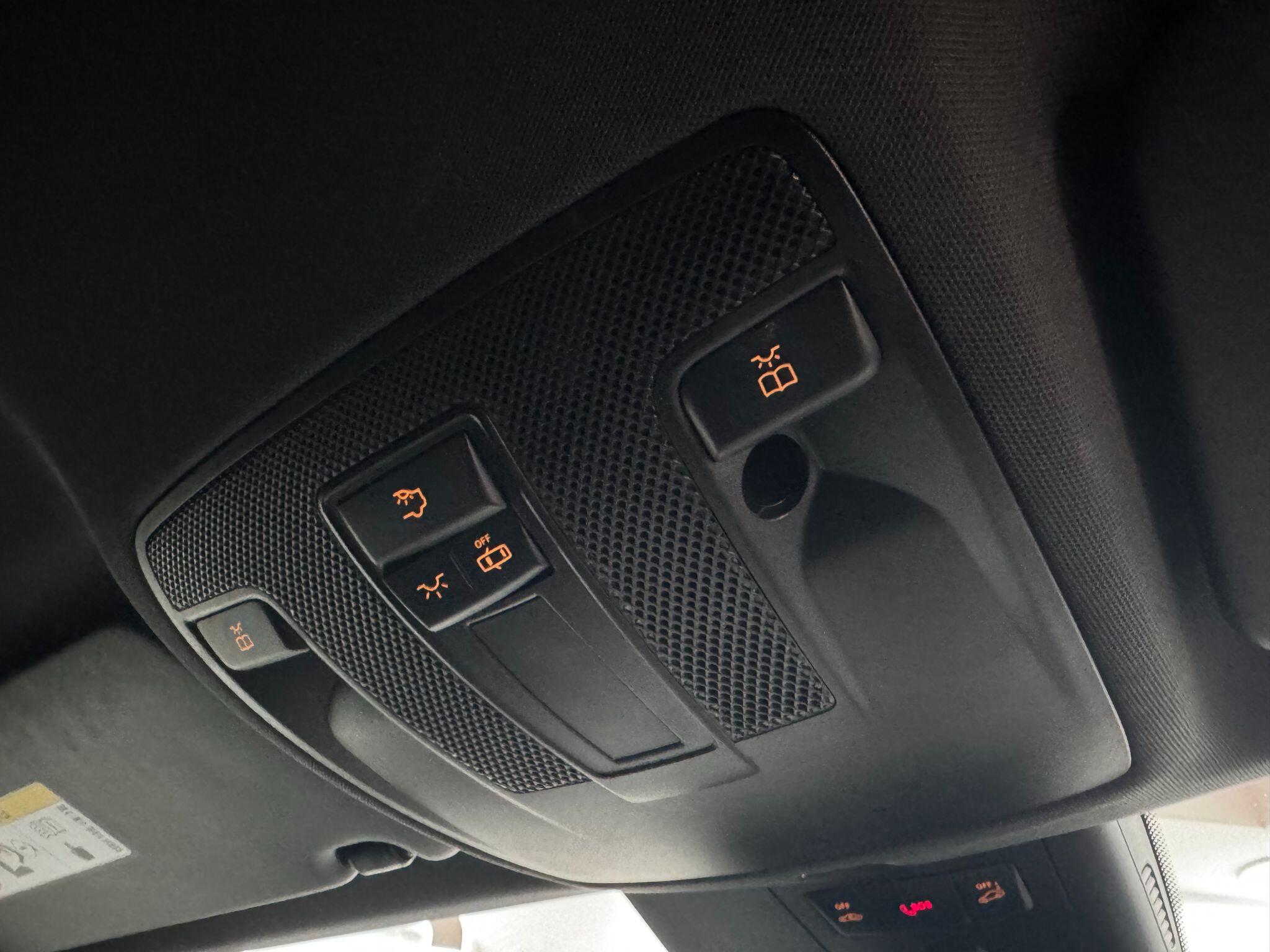 Mercedes-Benz Gla view 28