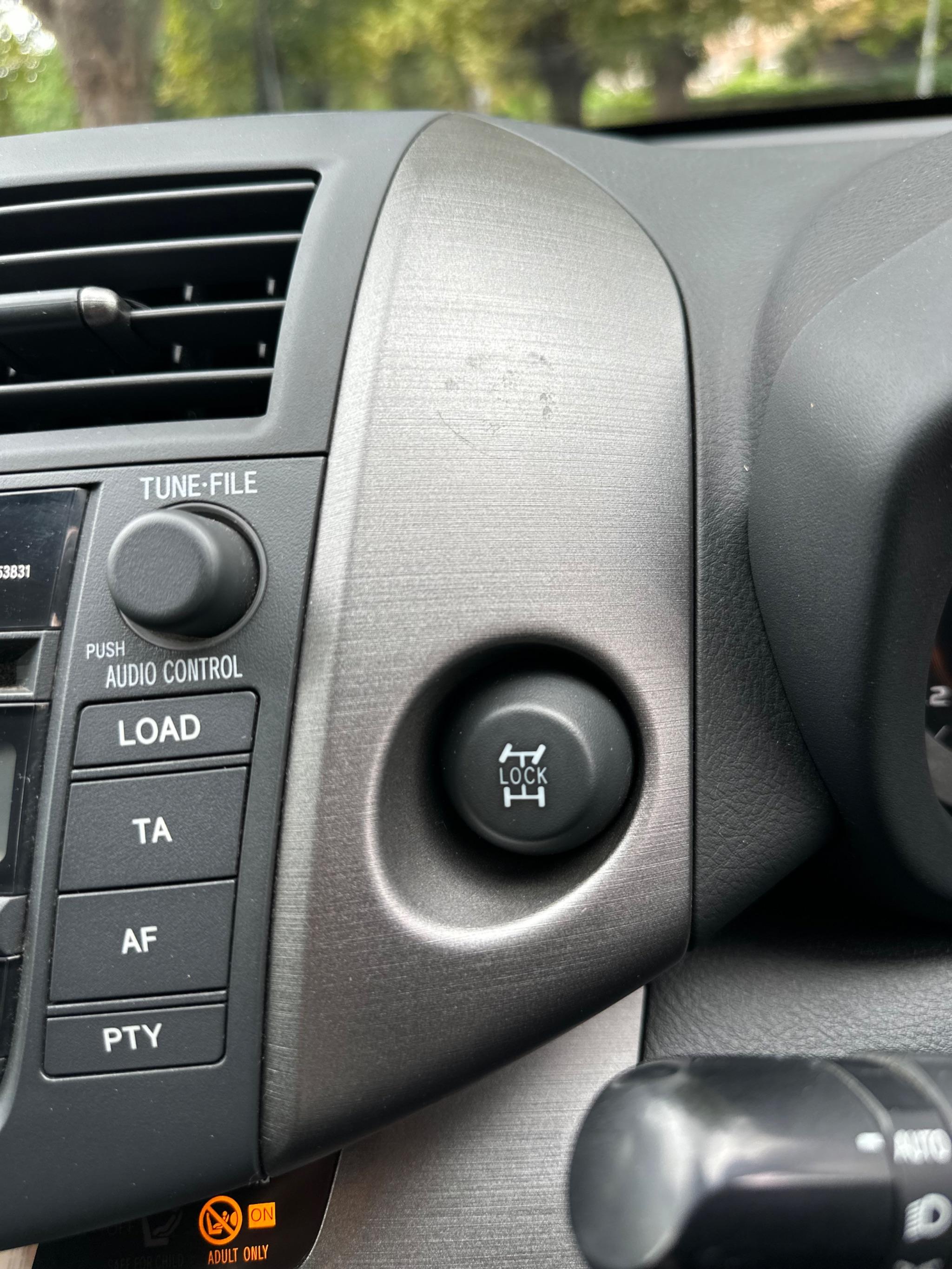 2010 Toyota RAV4 image 29