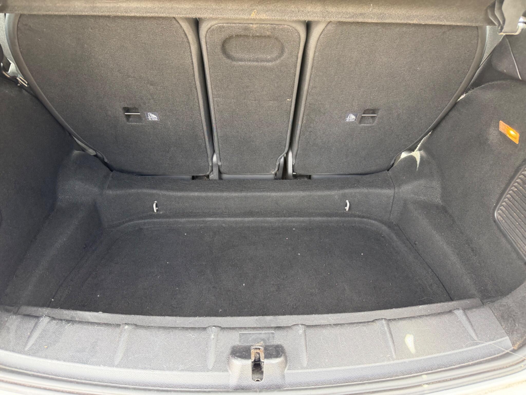 Mini Countryman view 26