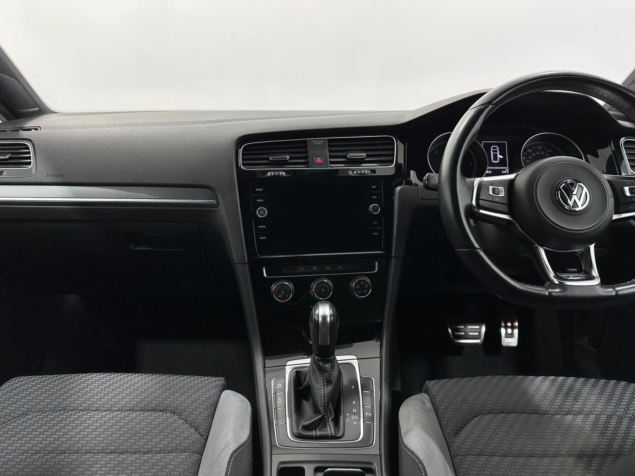 Volkswagen Golf view 20