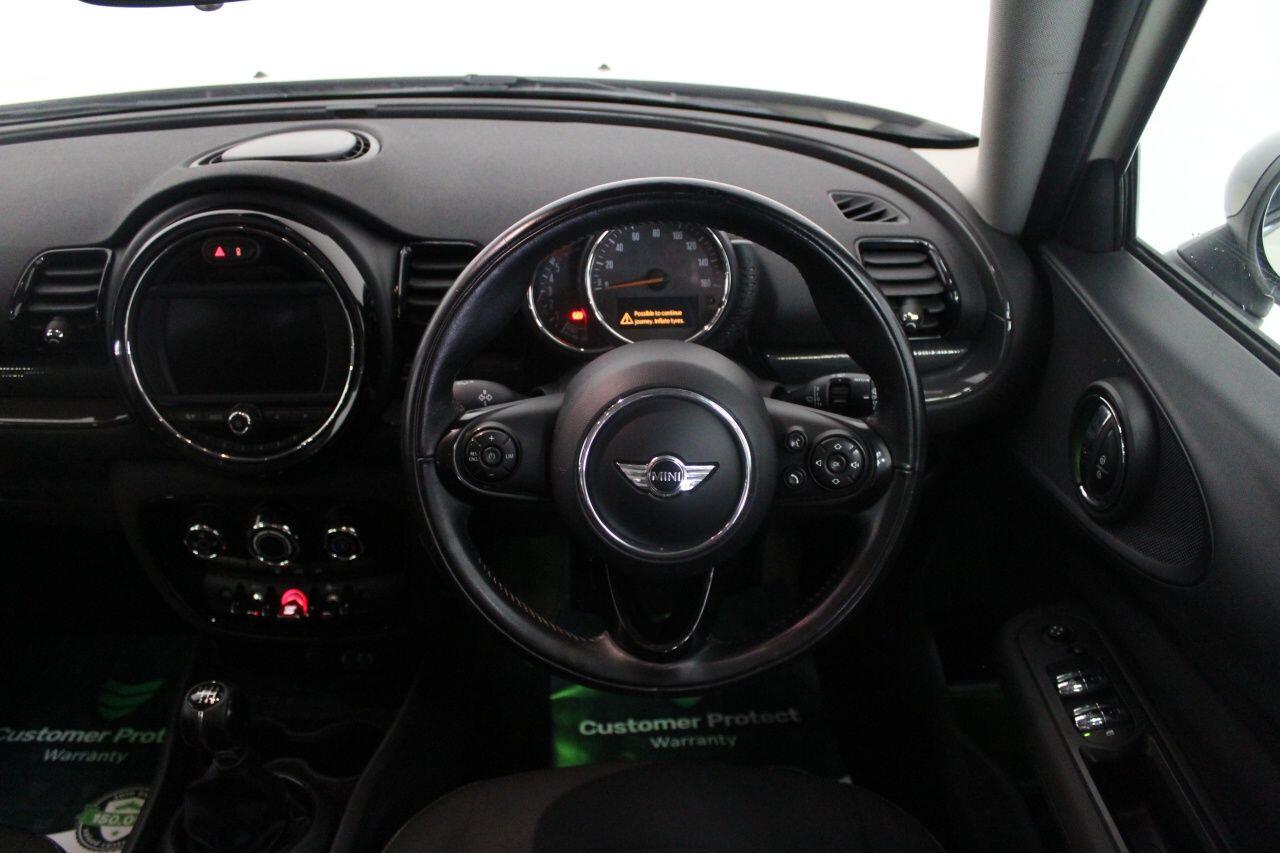 MINI Clubman view 45