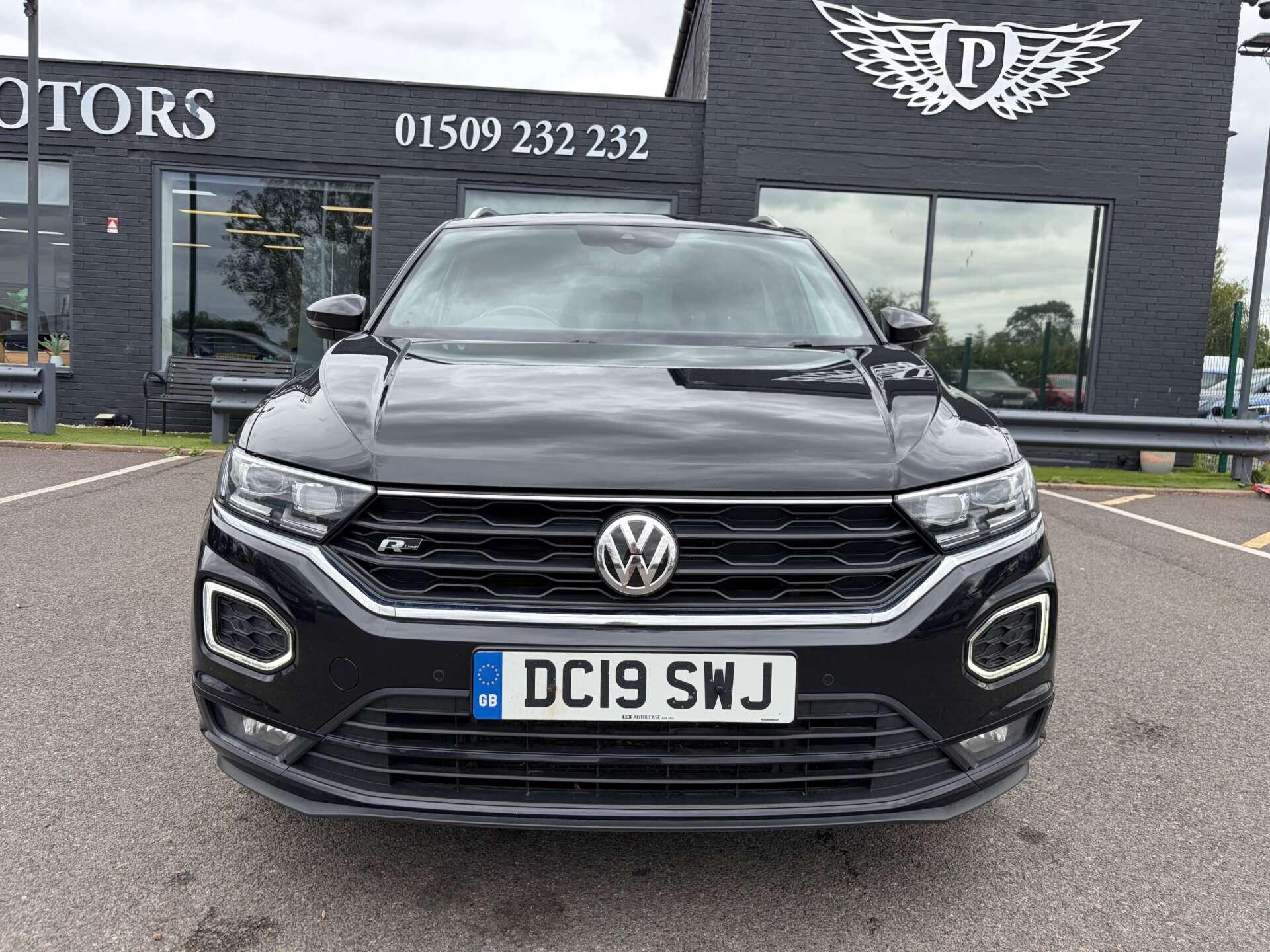 Volkswagen T-Roc view 3