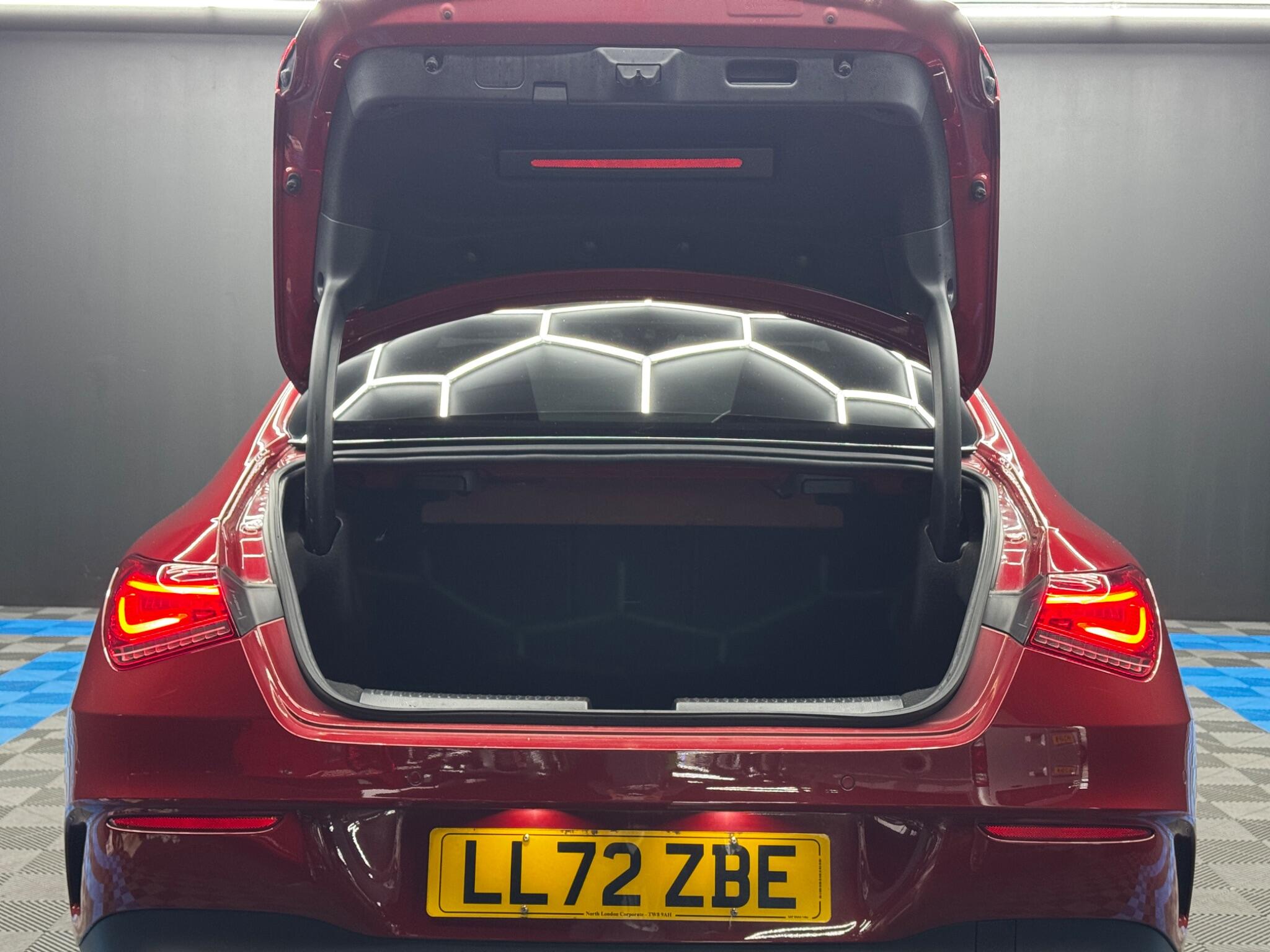 Mercedes-Benz Cla view 42