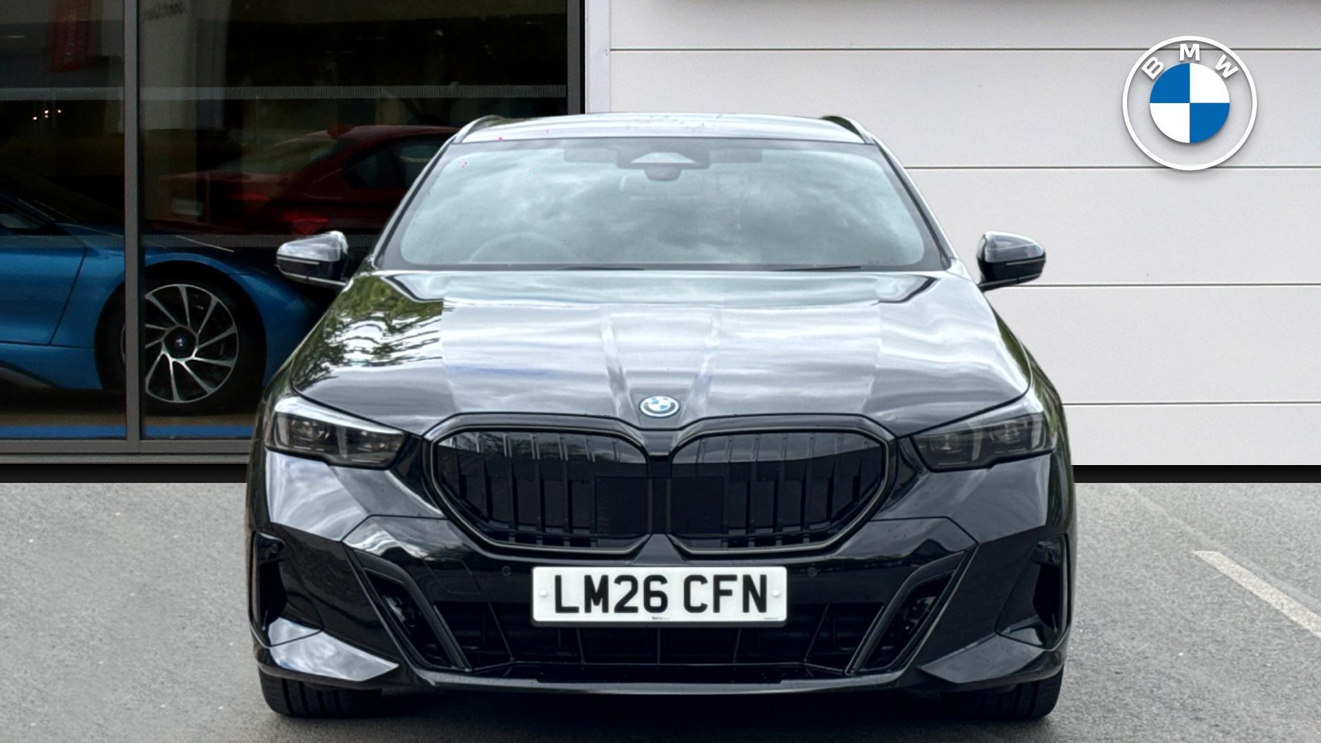 BMW 5 Series view 16