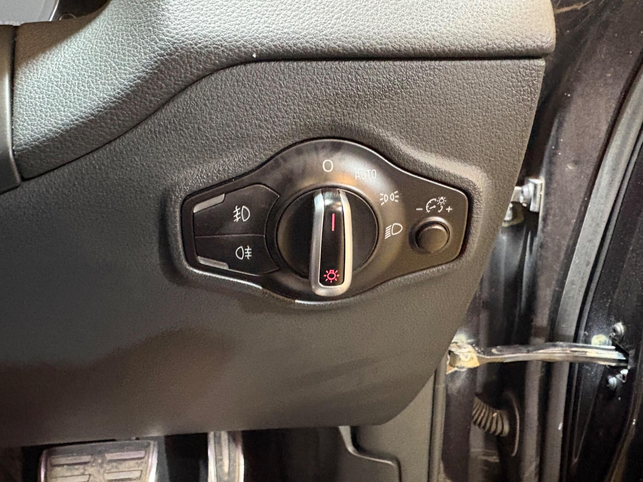 Audi SQ5 view 34
