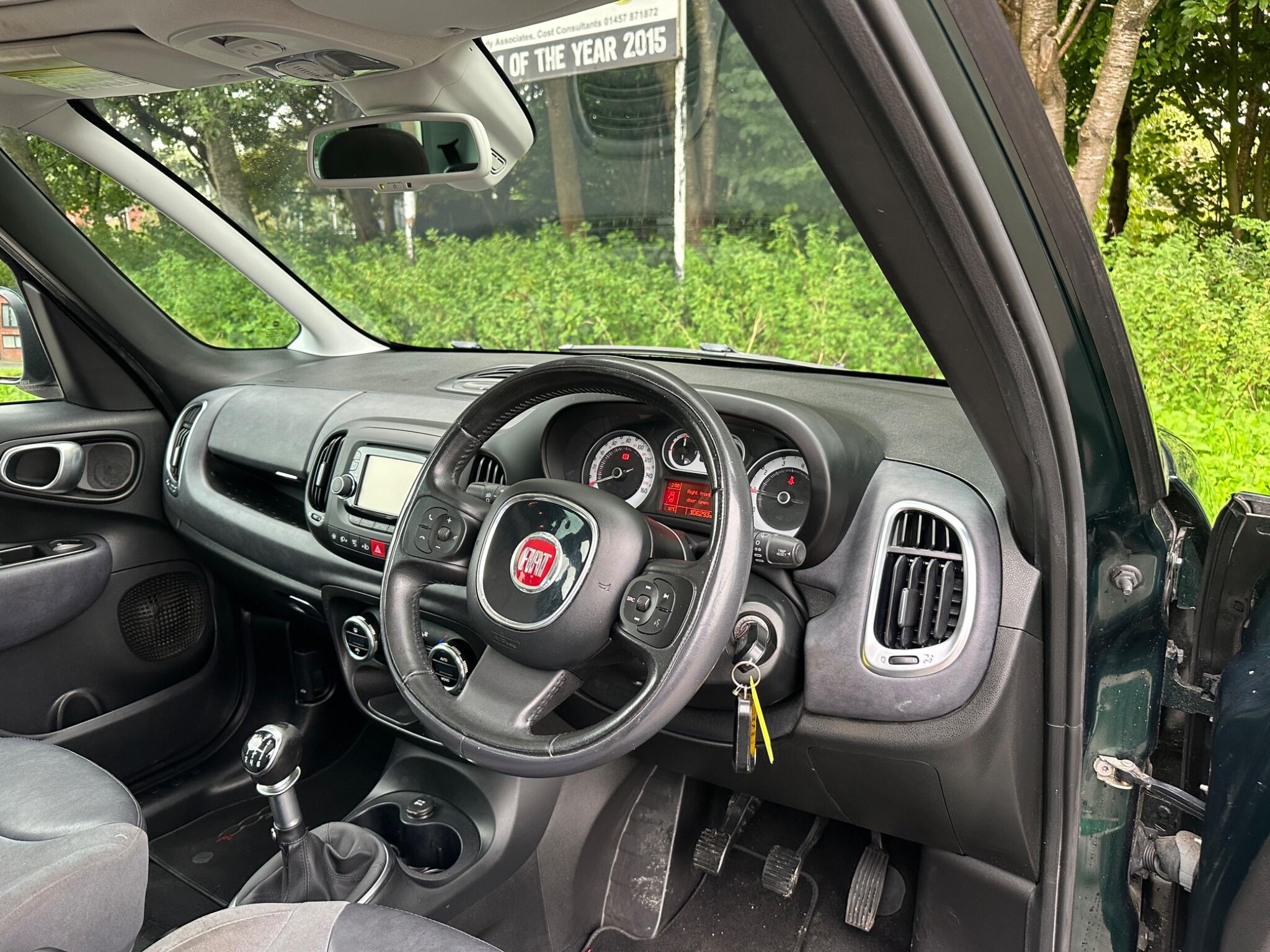 Fiat 500L view 22