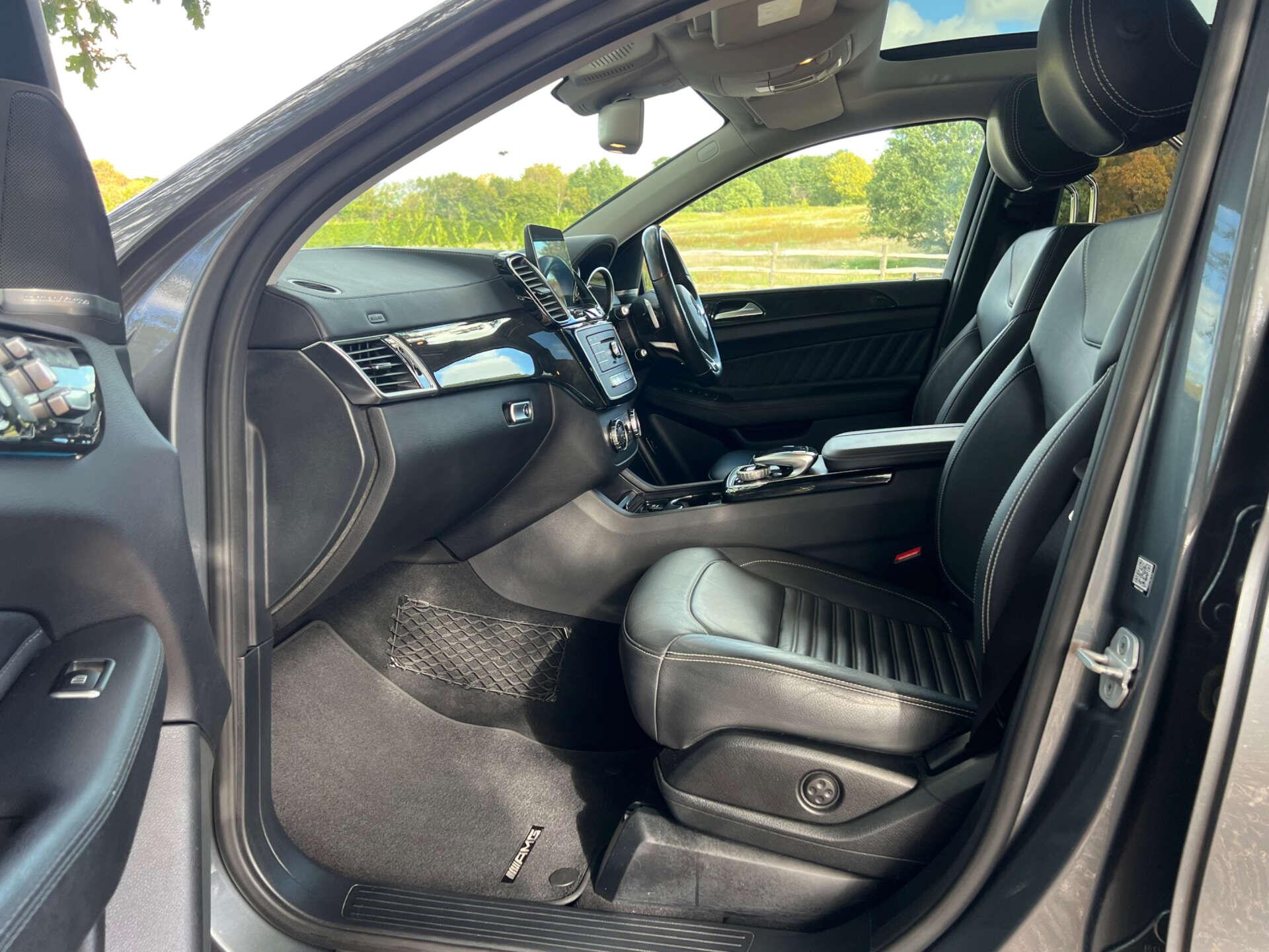 Mercedes-Benz GLE view 44