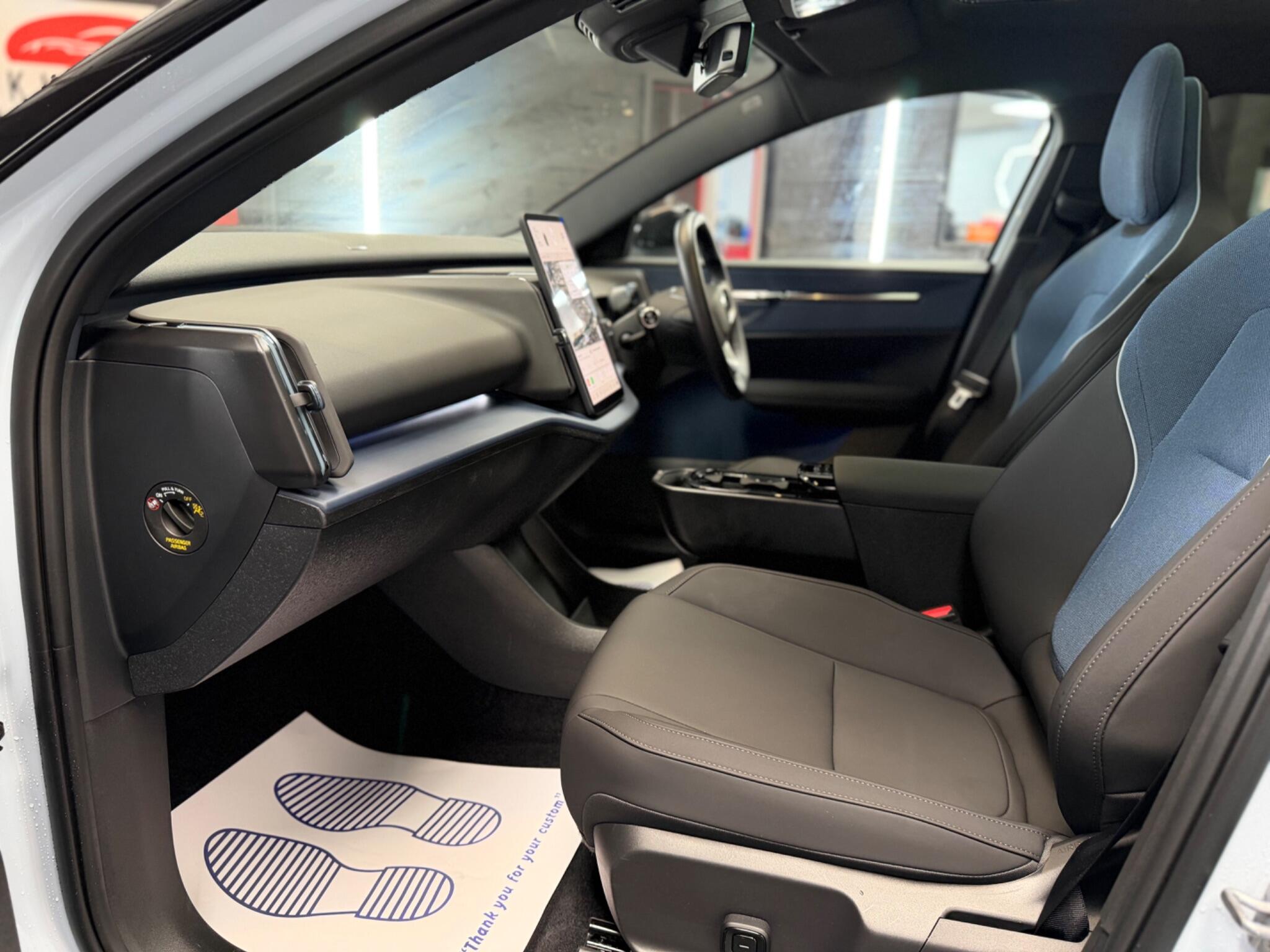Volvo Ex30 view 40