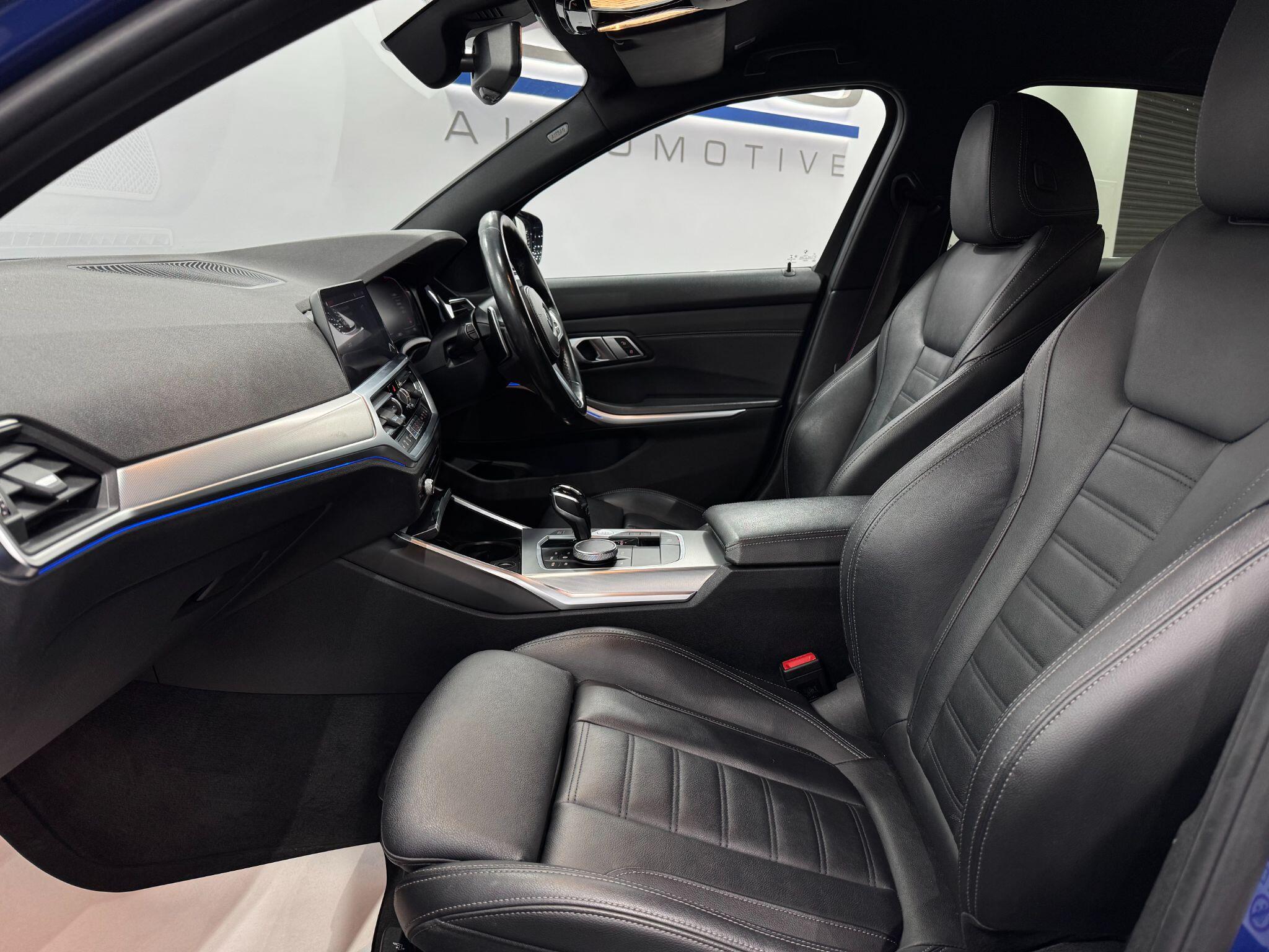 BMW 3 Series view 44