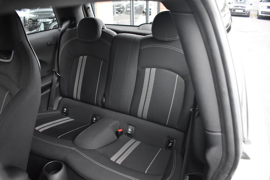 Mini Cooper view 13