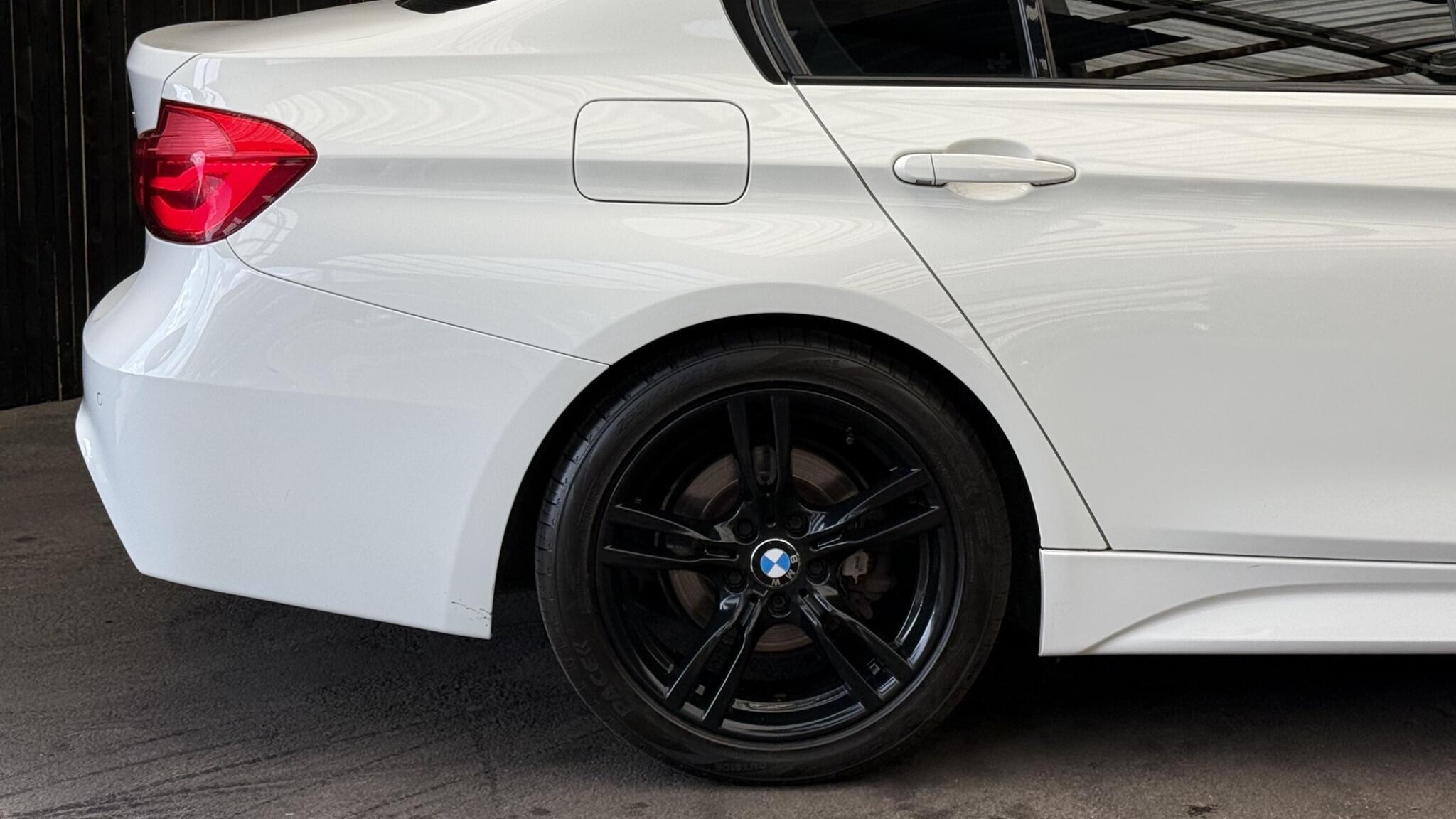 BMW 3 Series view 15