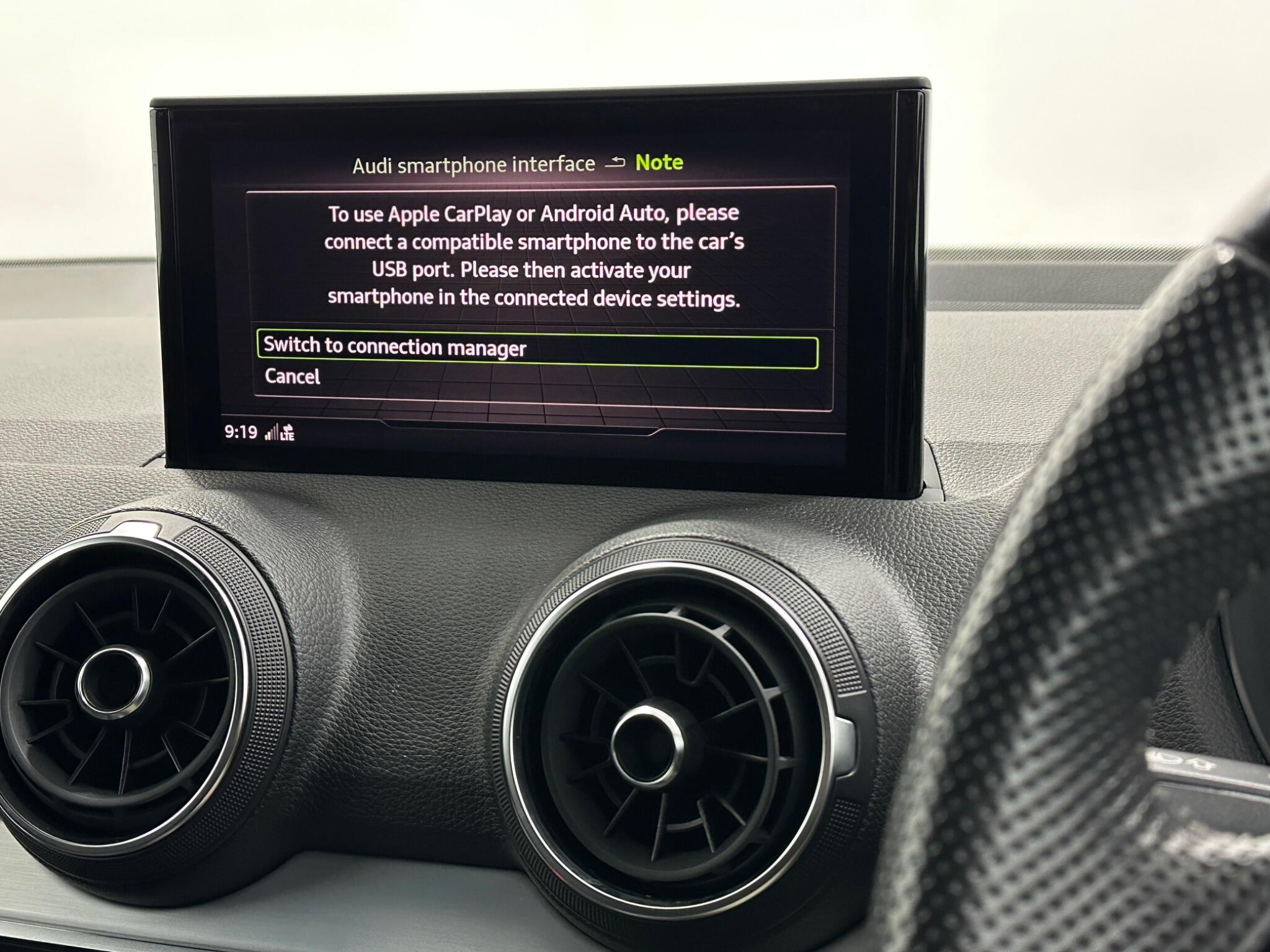 Audi Q2 view 24
