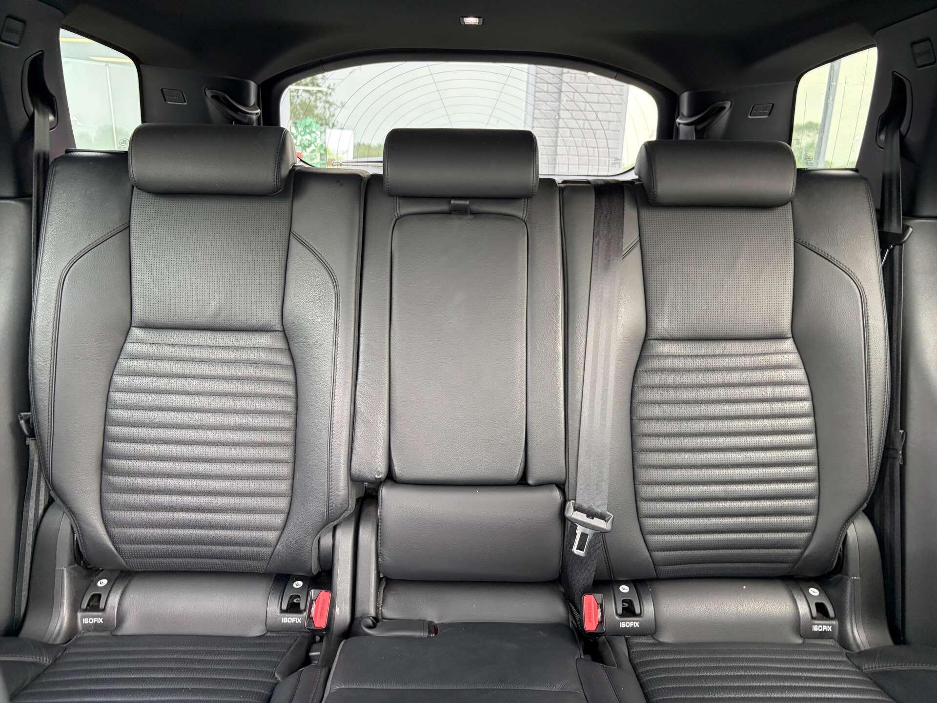 Land Rover Discovery Sport view 34
