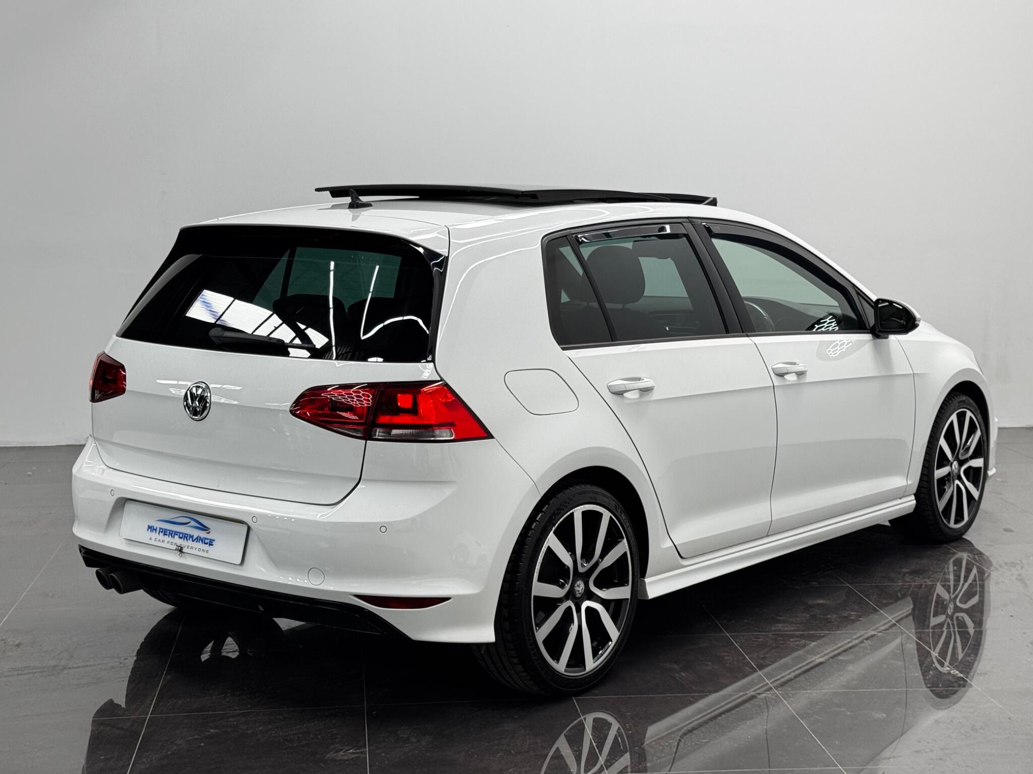 Volkswagen Golf view 8