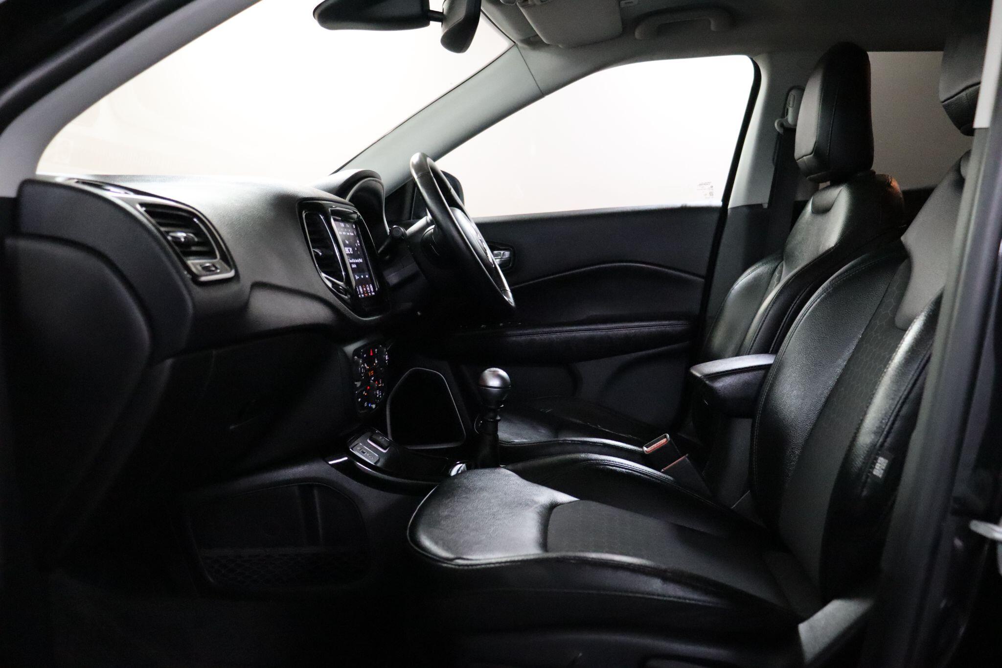 Jeep Compass view 42