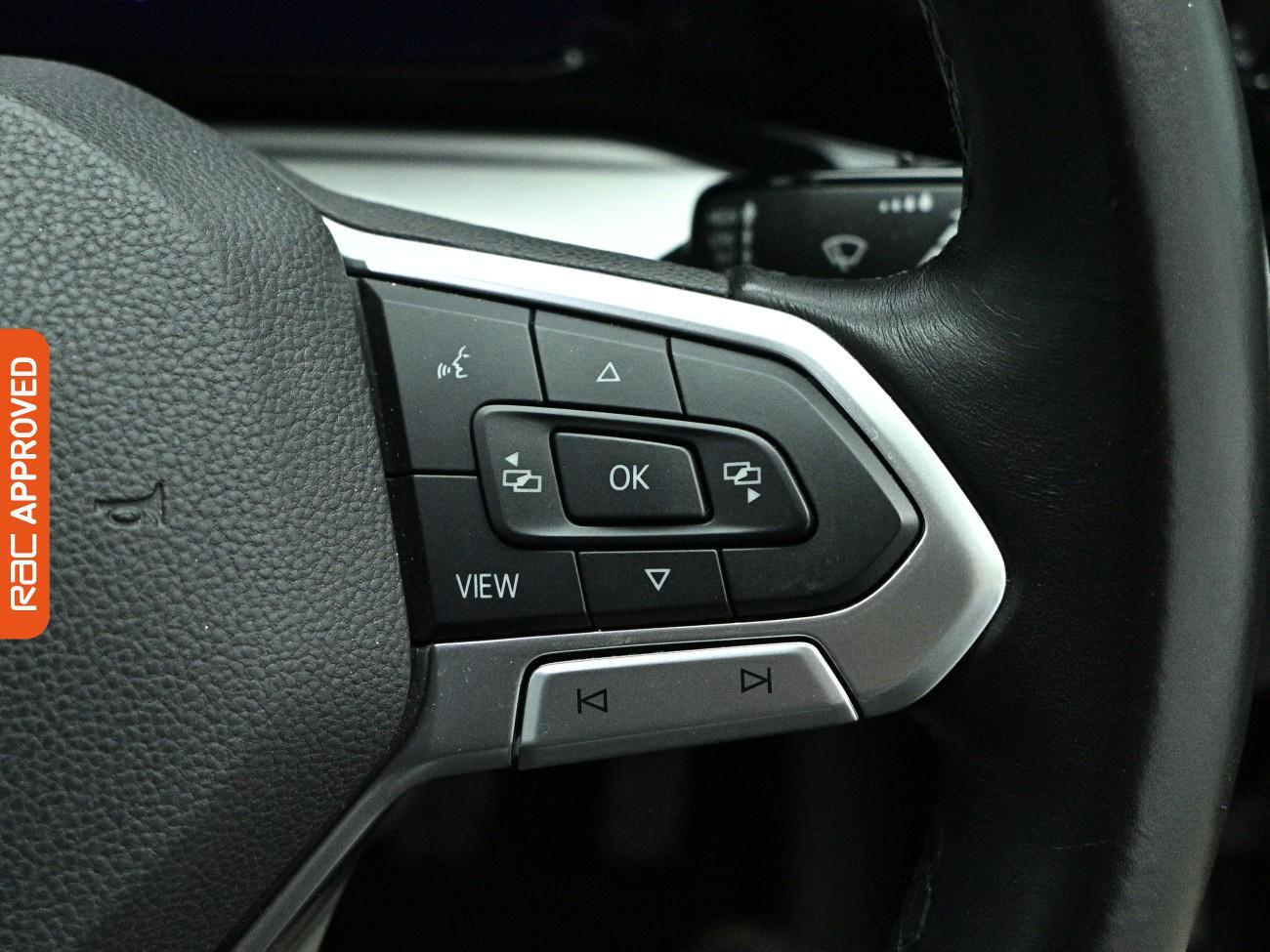 Volkswagen Golf view 22