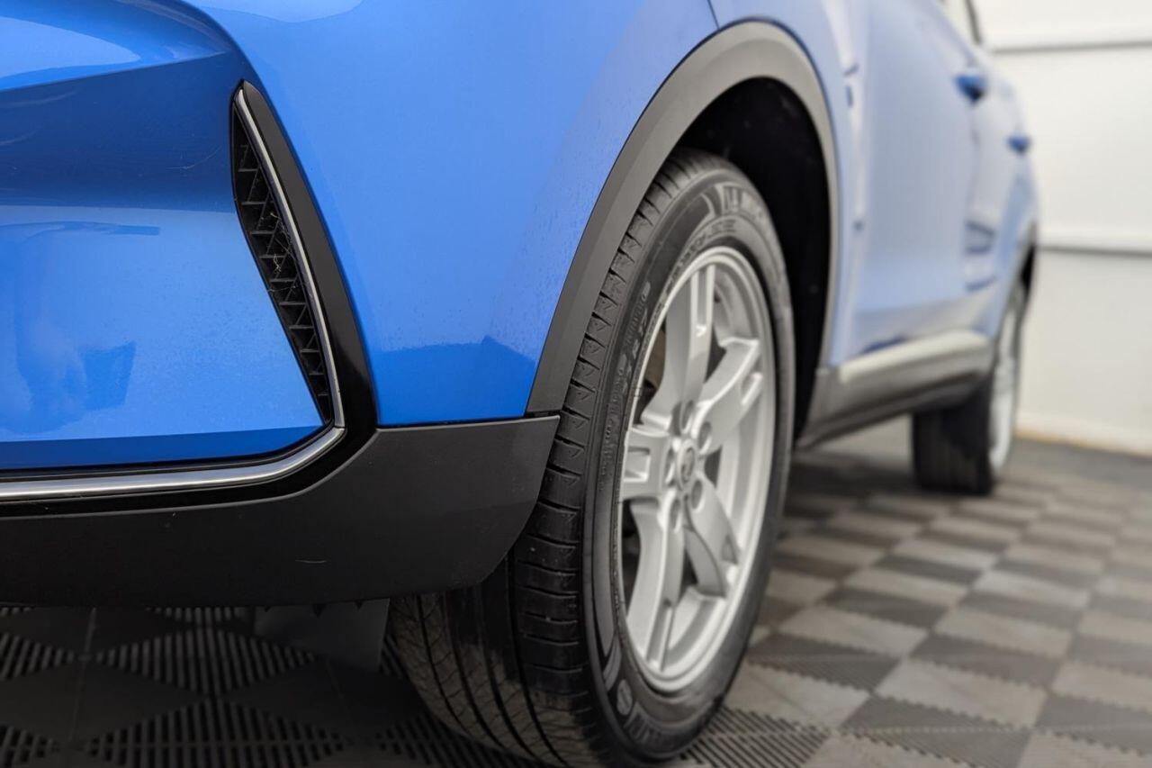 MG ZS view 45