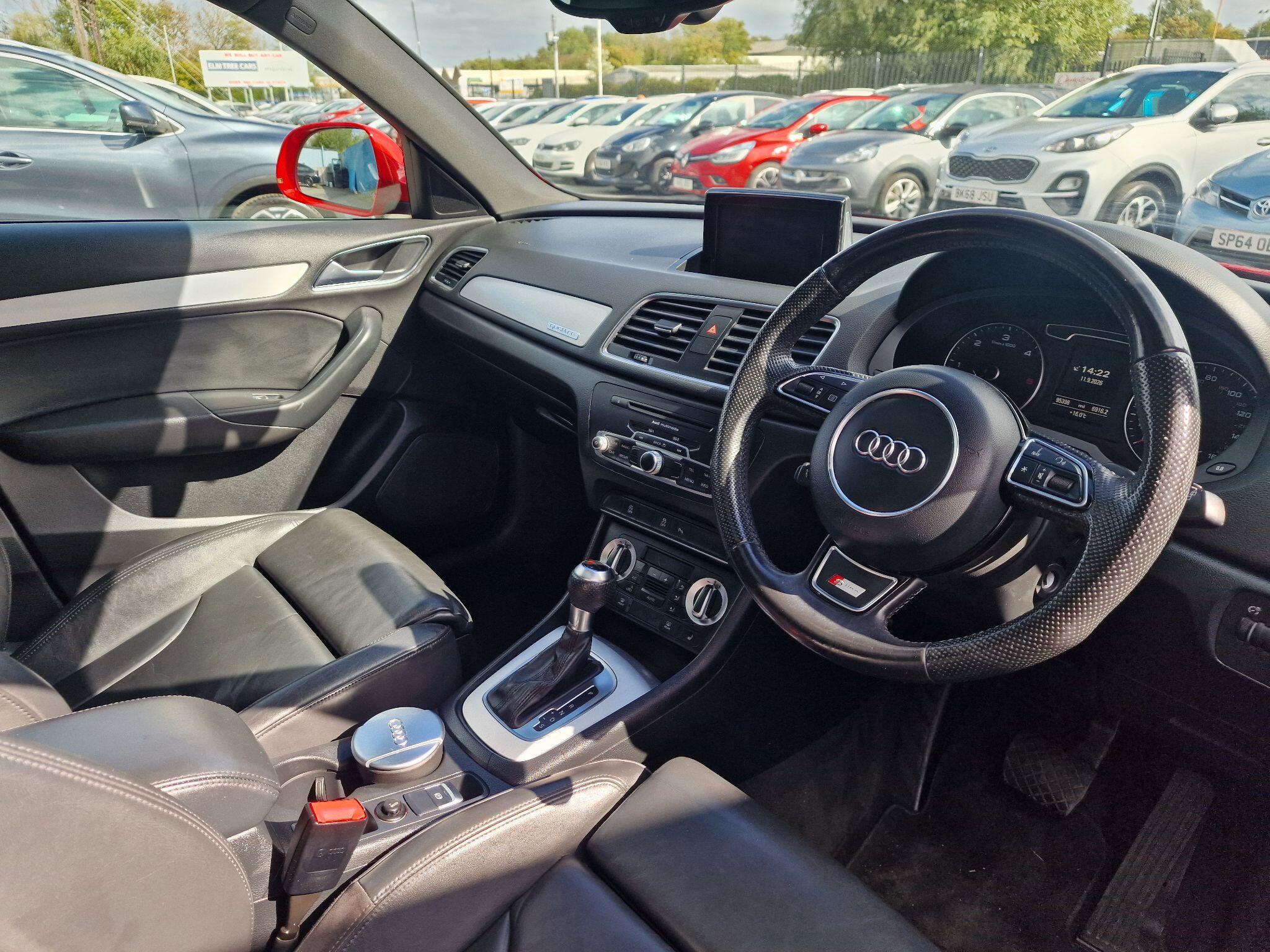 Audi Q3 view 33