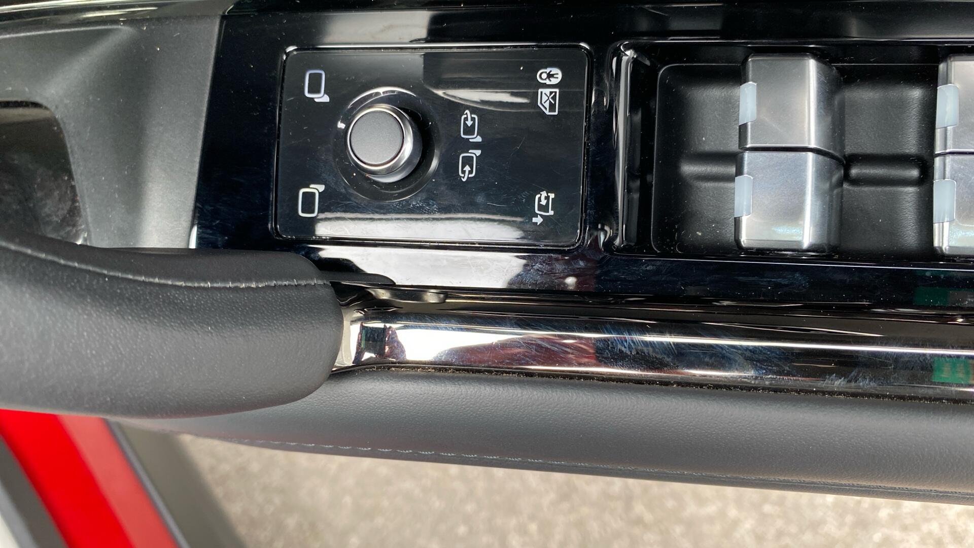 Land Rover Range Rover Sport view 28