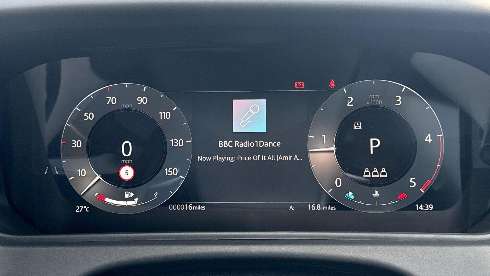 Land Rover Range Rover Velar view 17
