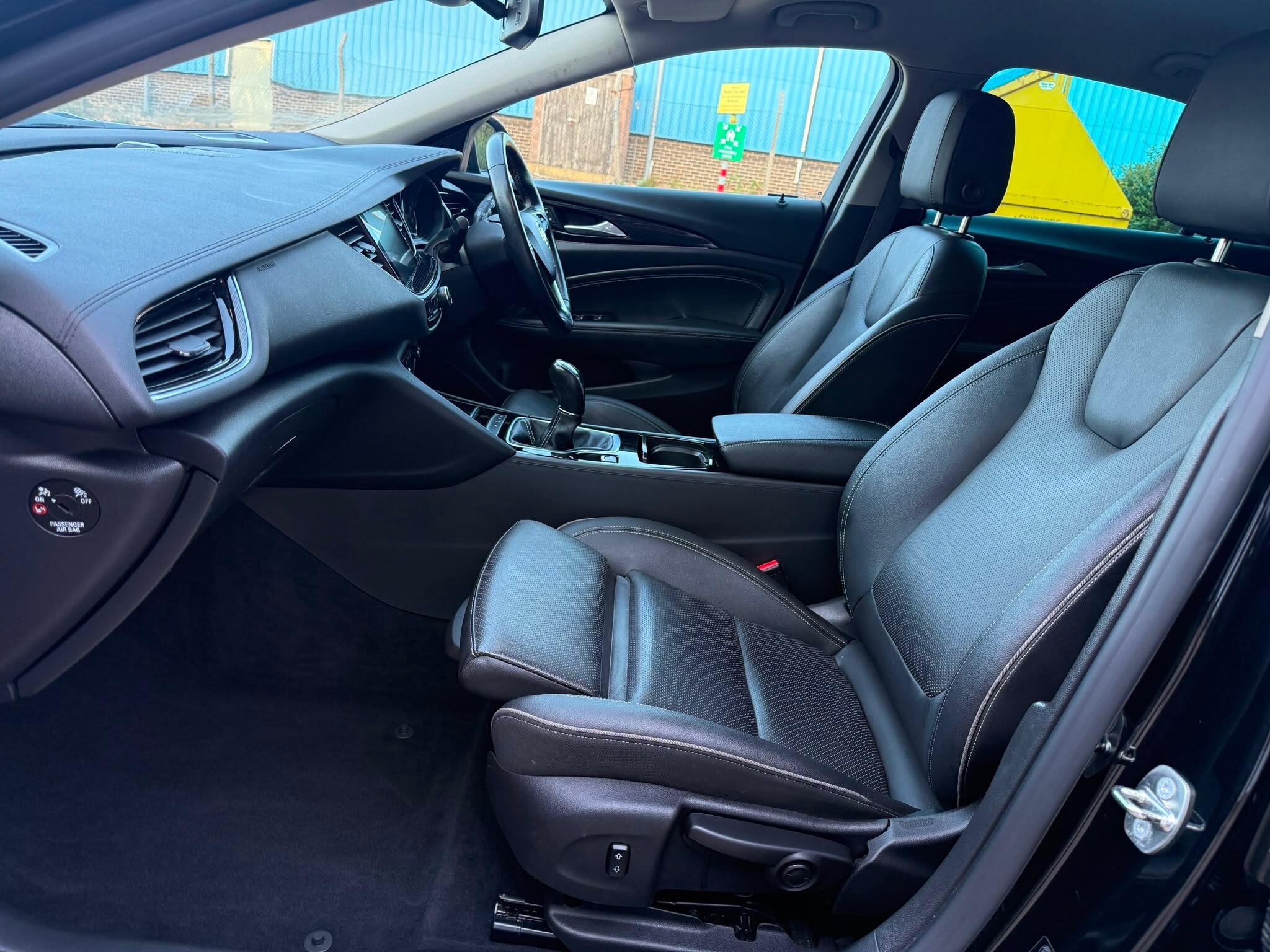 Vauxhall Insignia view 34