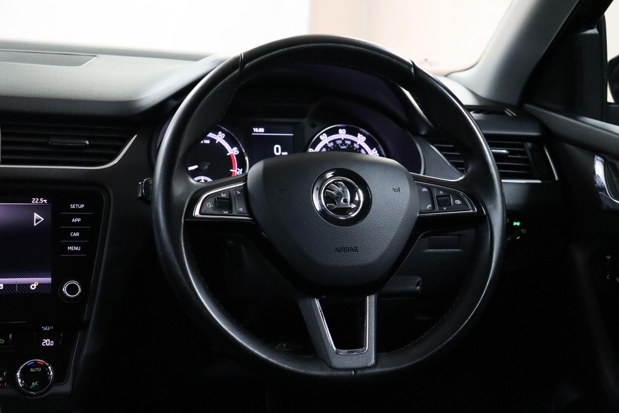 Skoda Octavia view 45